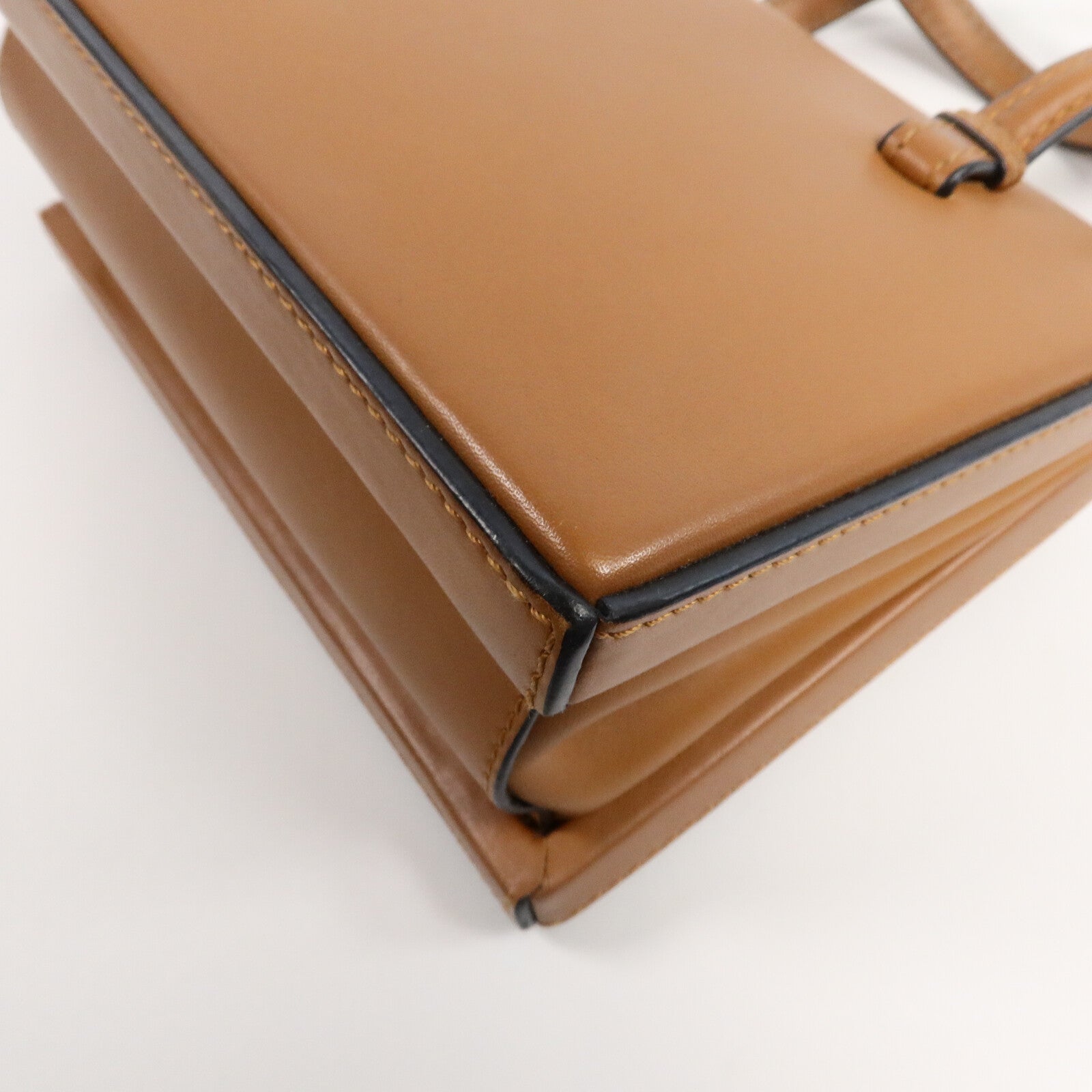 LOEWE 牛皮皮革Postal Small Bag手挽肩背兩用袋