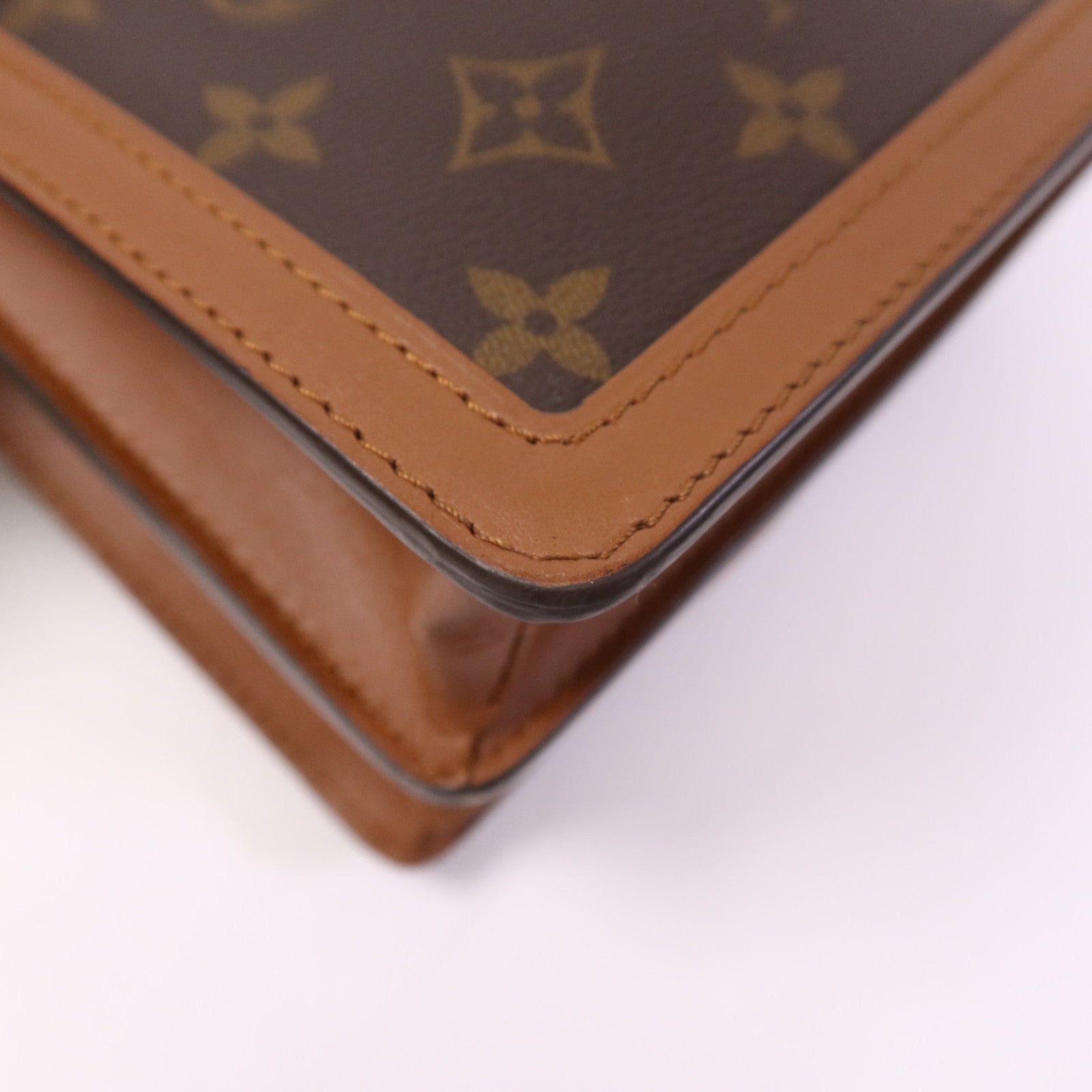 LOUIS VUITTON 【激減優惠】Monogram Reverse Dauphine MM金扣肩背袋
