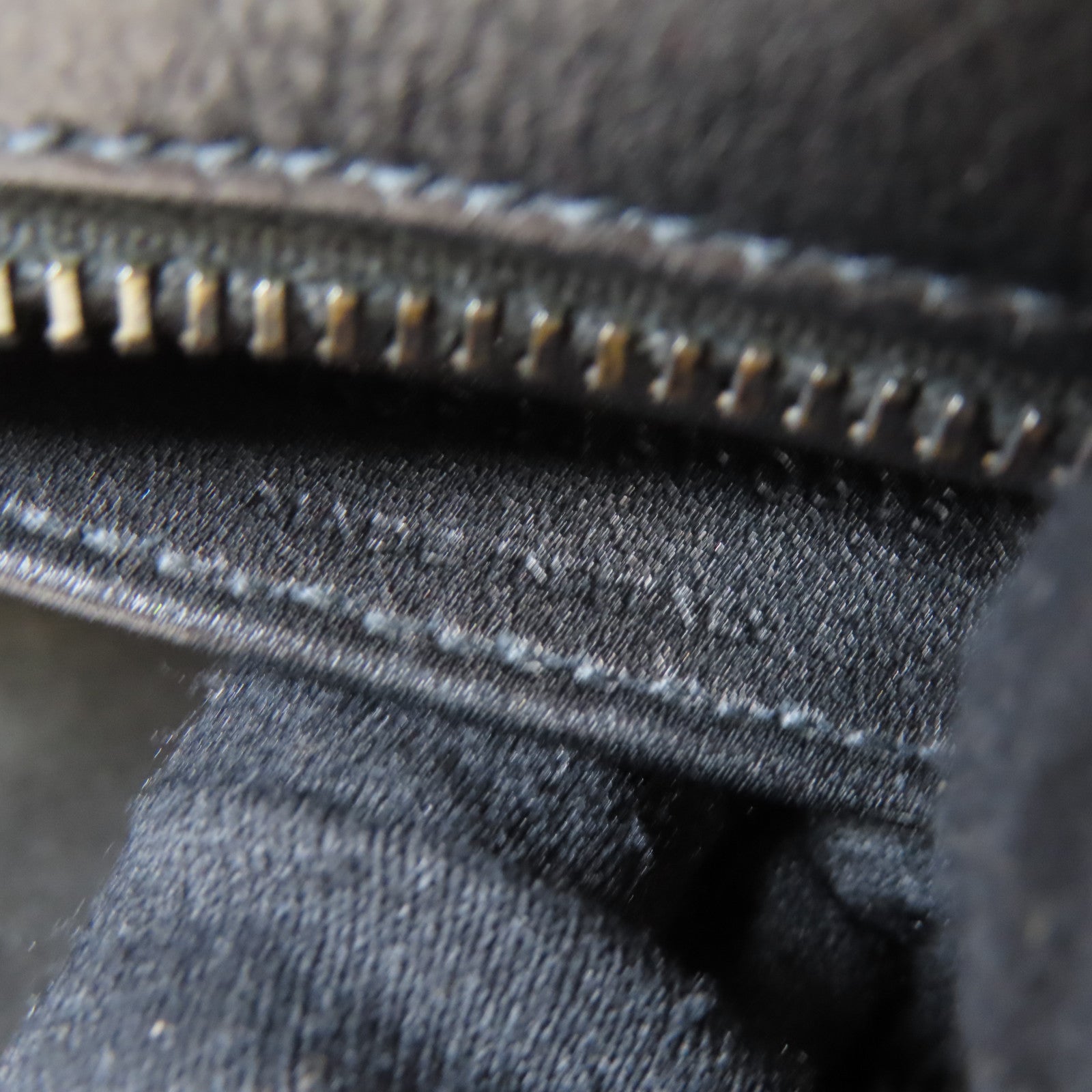 SAINT LAURENT 牛皮皮革Petit Cabas銀扣手挽肩背兩用袋黑色