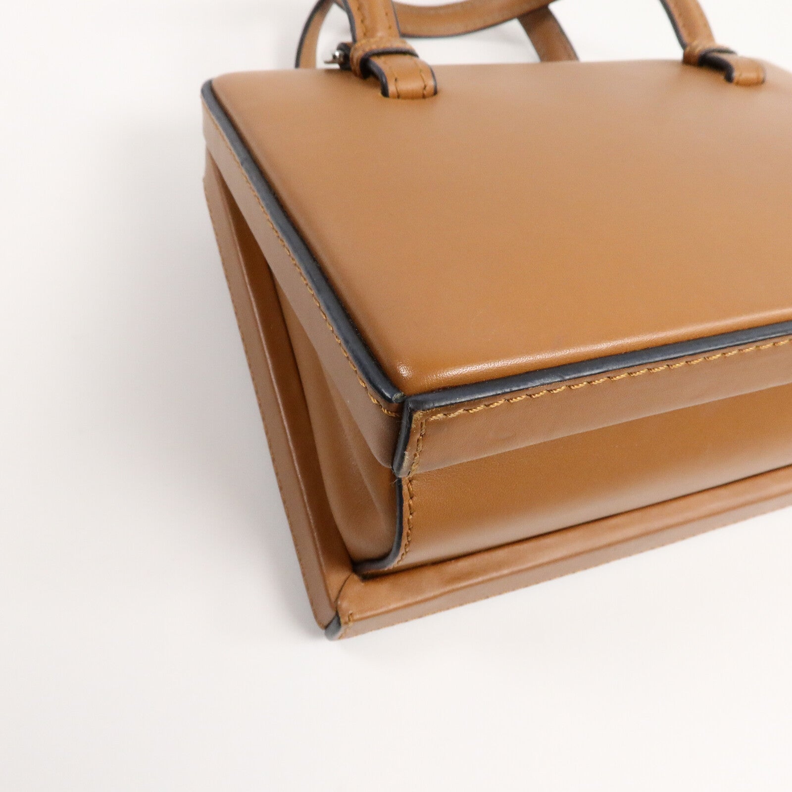 LOEWE 牛皮皮革Postal Small Bag手挽肩背兩用袋
