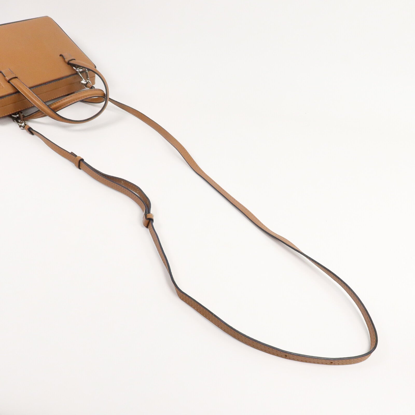 LOEWE 牛皮皮革Postal Small Bag手挽肩背兩用袋