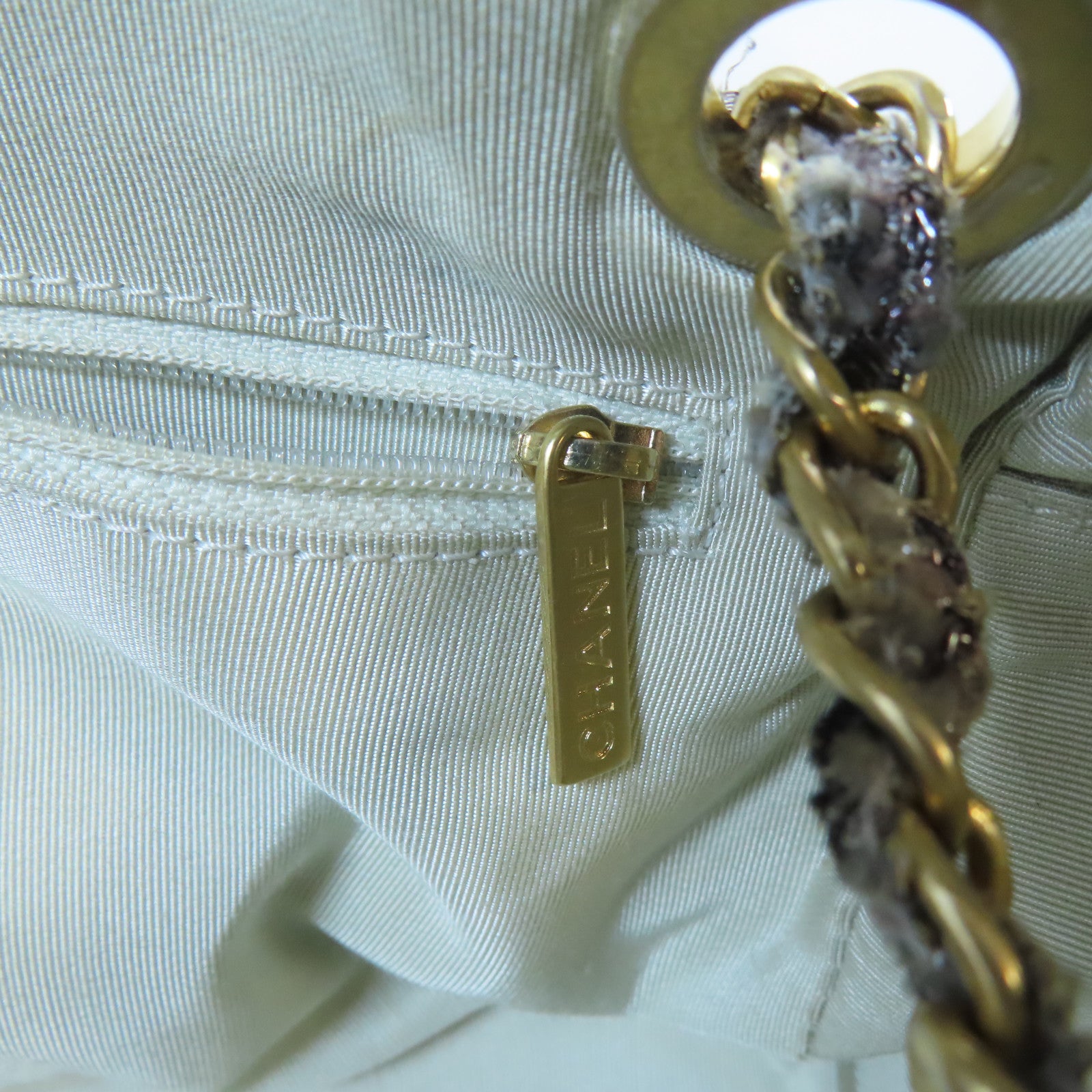 CHANEL【激減優惠】 皮革Shoulder Bag金扣肩背袋啡色