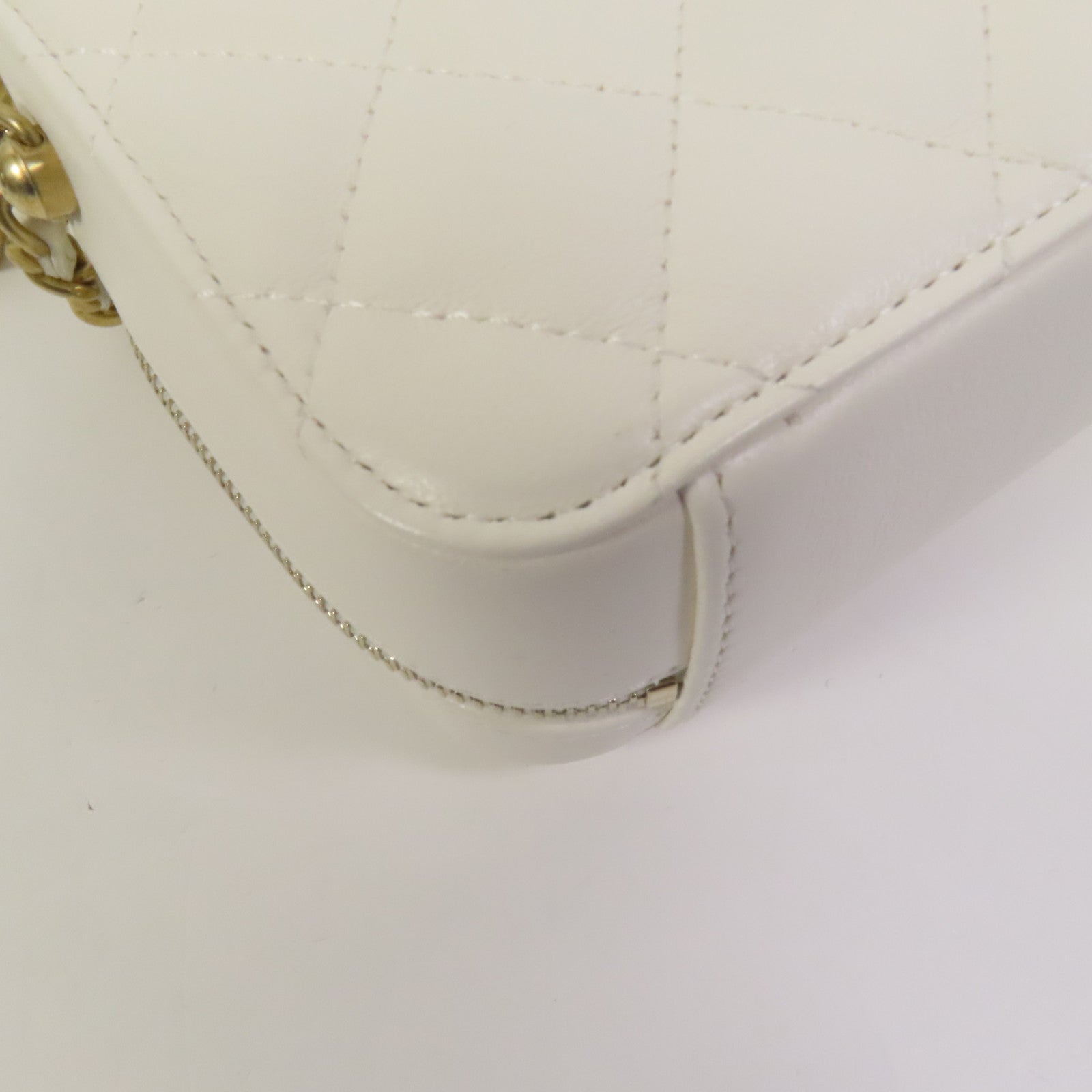 CHANEL 【激減優惠】羊皮皮革Shoulder Bag金扣肩背袋