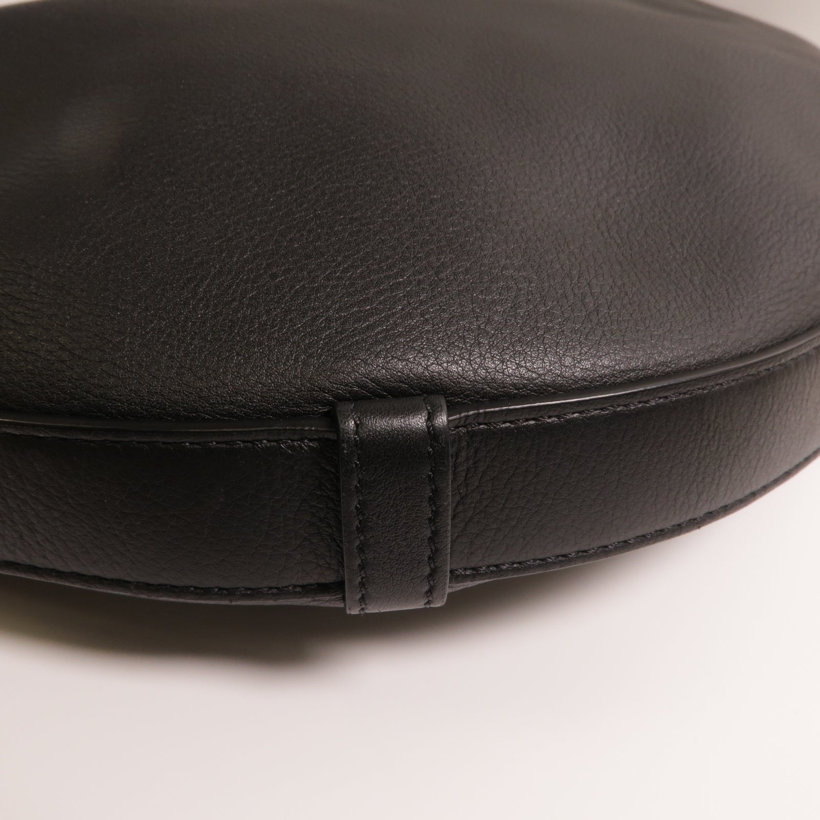 CELINE 【激減優惠】牛皮皮革Leandre Medium Shoulder Bag金扣肩背袋黑色