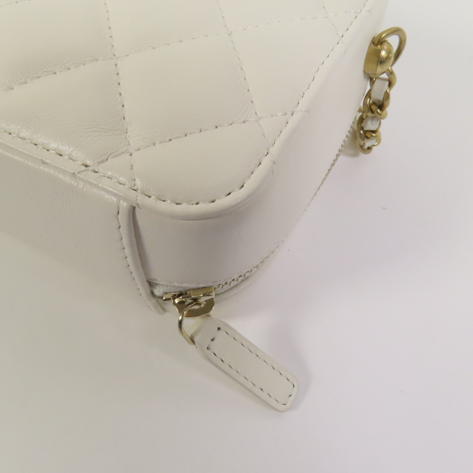 CHANEL 【激減優惠】羊皮皮革Shoulder Bag金扣肩背袋