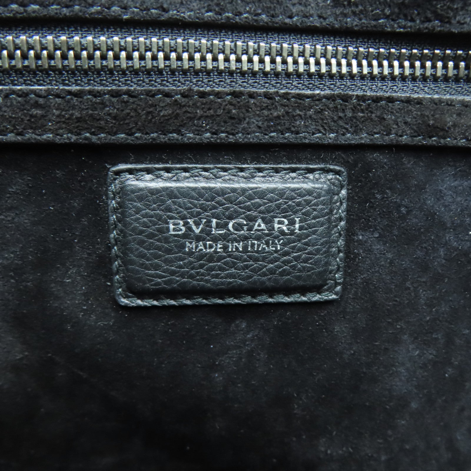 BVLGARI 【清倉大減價】牛皮皮革Shoulder Bag銀扣肩背袋黑色