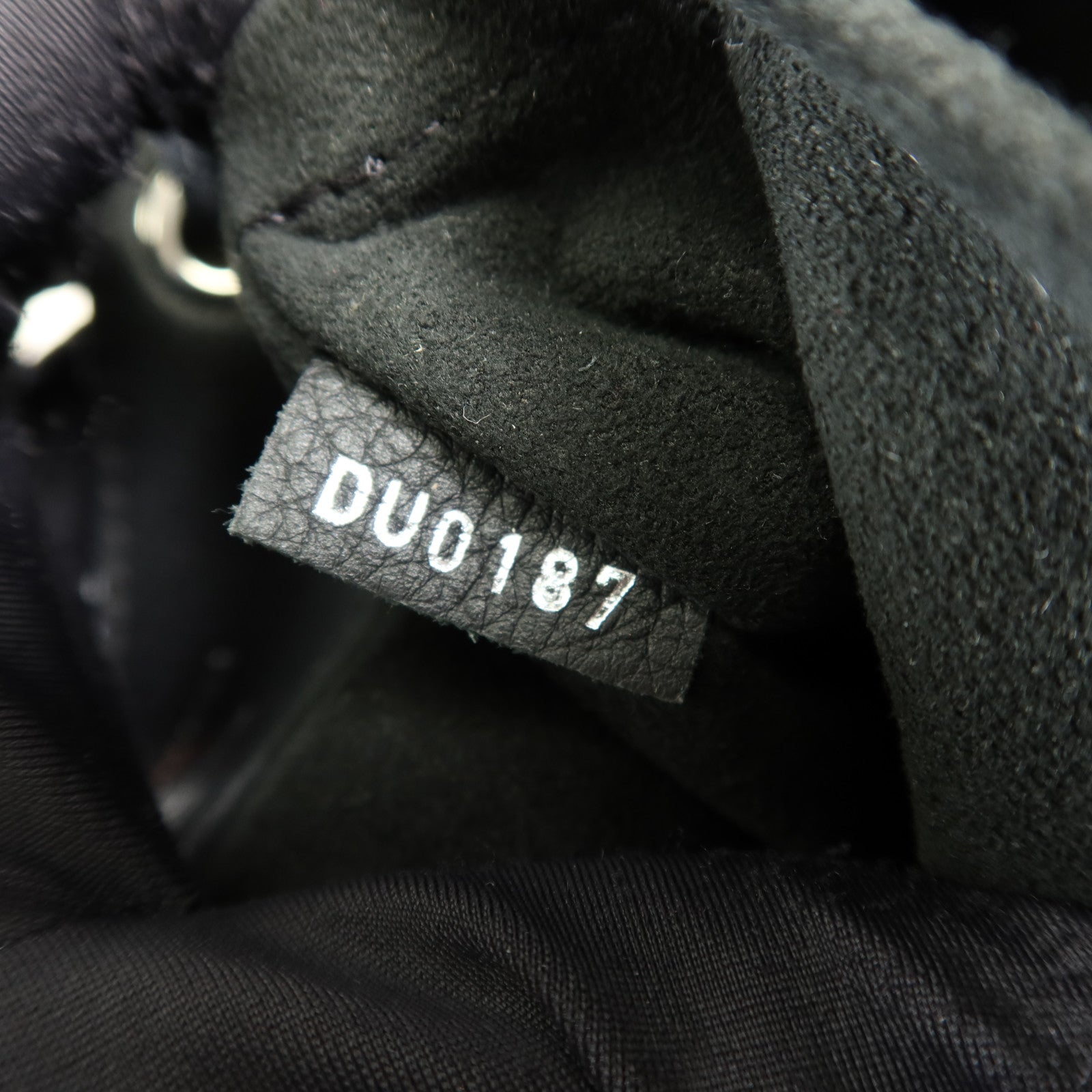 LOUIS VUITTON 【激減優惠】牛皮皮革Lock Me Backpack銀扣背包