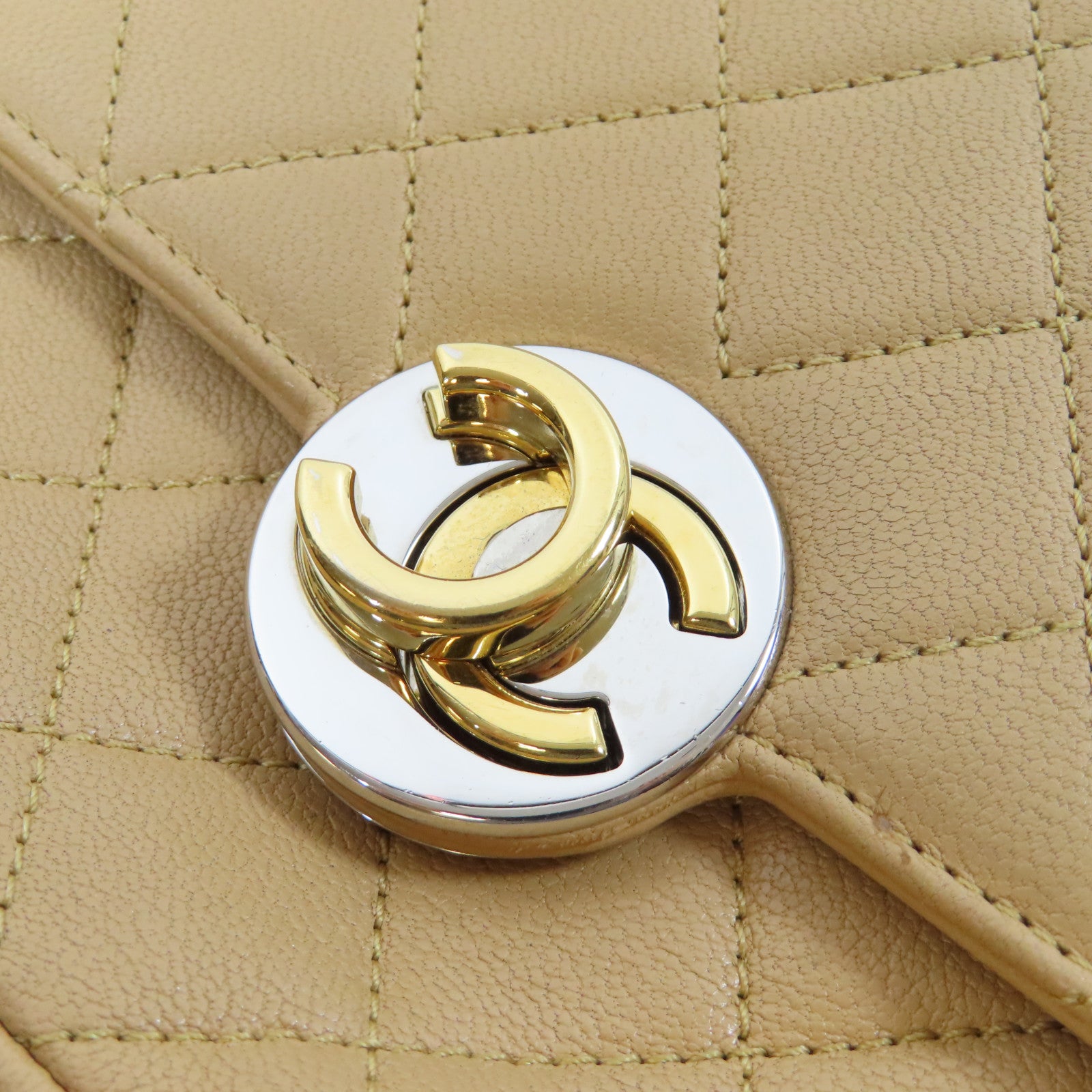 CHANEL **【激減優惠】菱格牛皮皮革Chain Shoulder Bag金扣鏈帶肩背袋米色