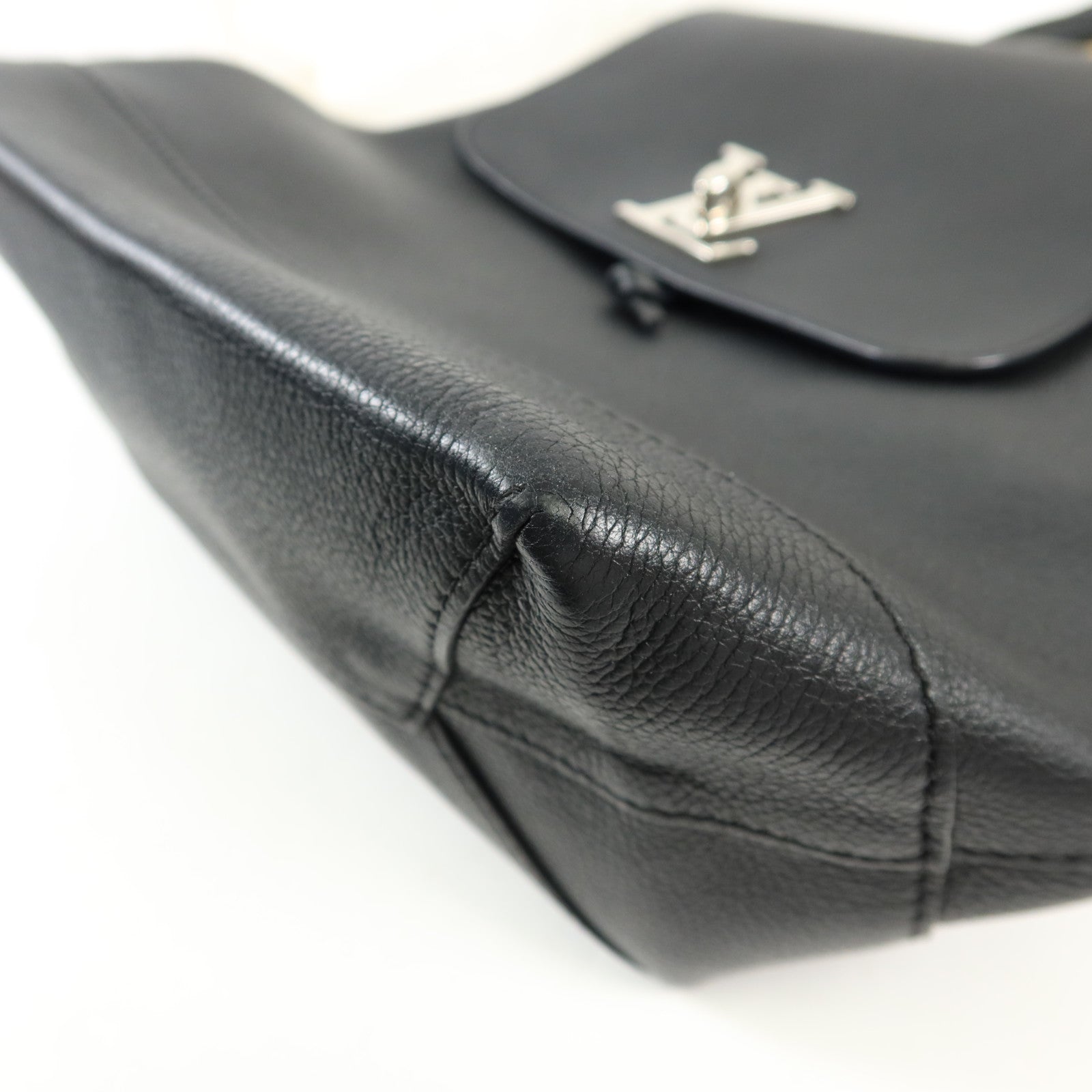 LOUIS VUITTON 牛皮皮革Lock Me Backpack銀扣背包