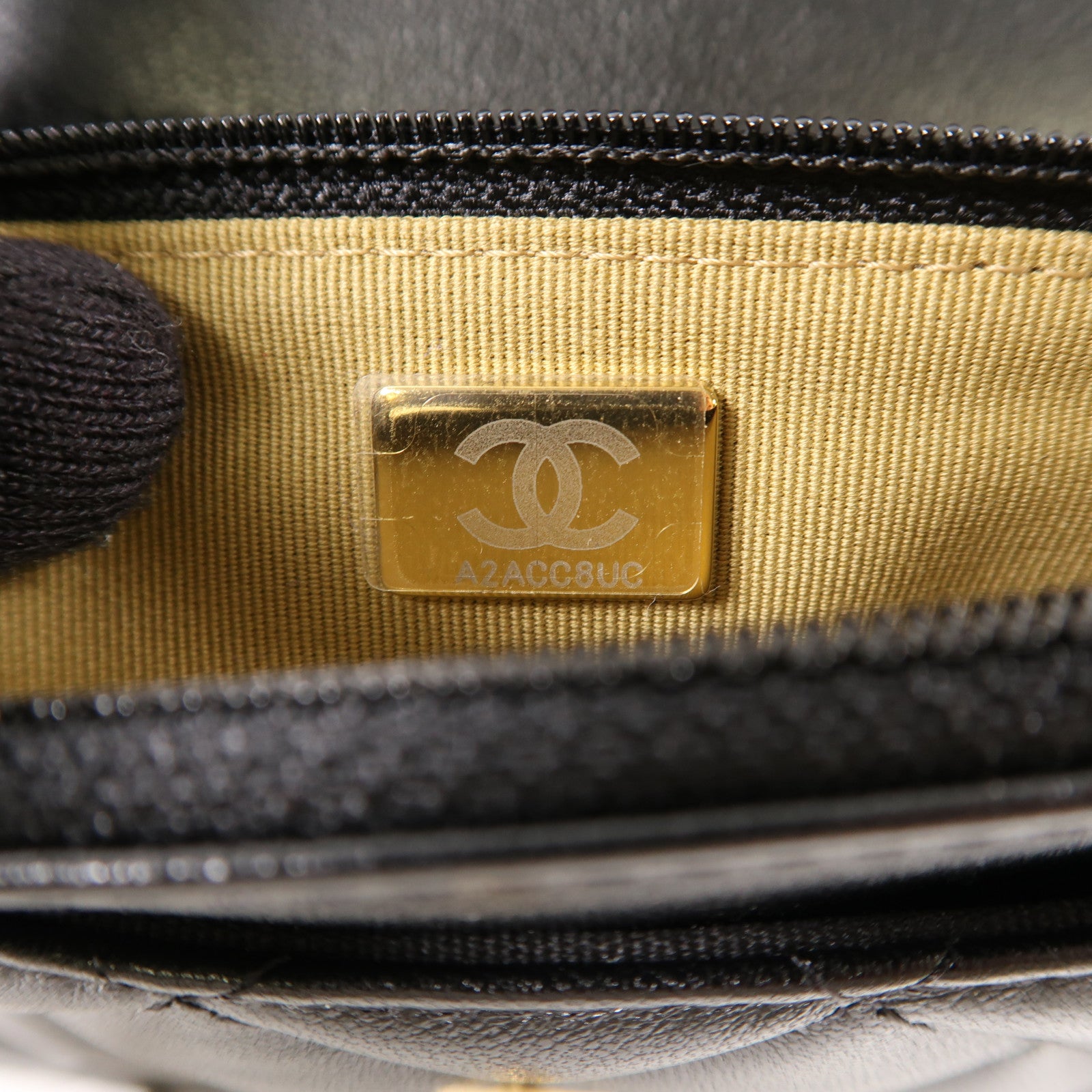 CHANEL 皮革Wallet On Chain金扣鏈帶肩背袋黑色