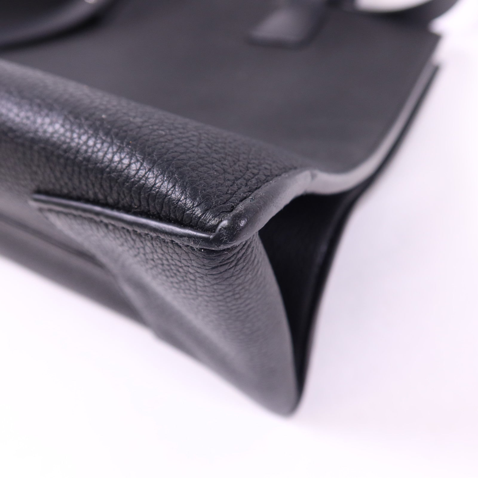 LOEWE 牛皮皮革Buckle Horizontal Tote銀扣肩背袋