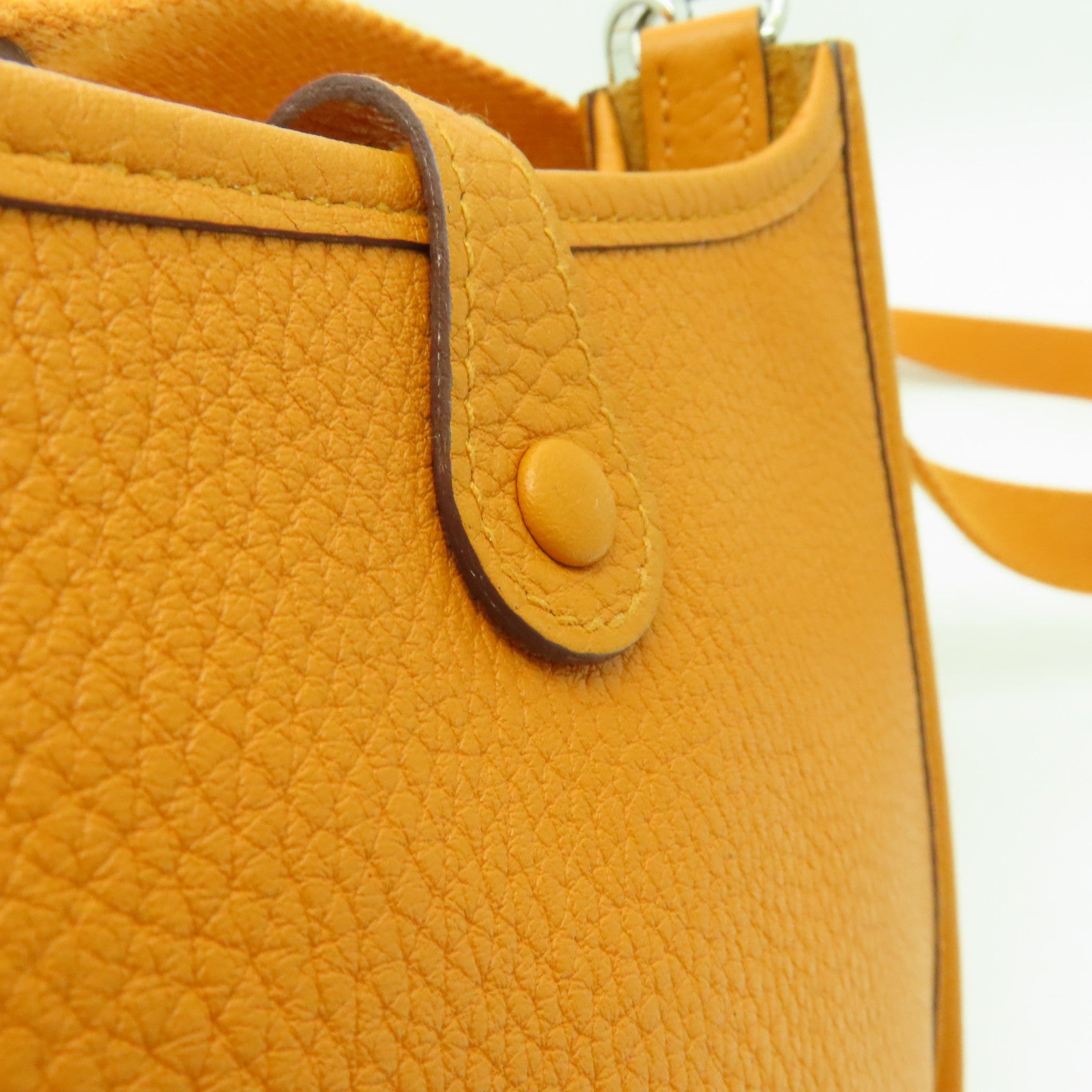HERMES Maurice皮革Evelyne TPM銀扣肩背袋Apricot橙色