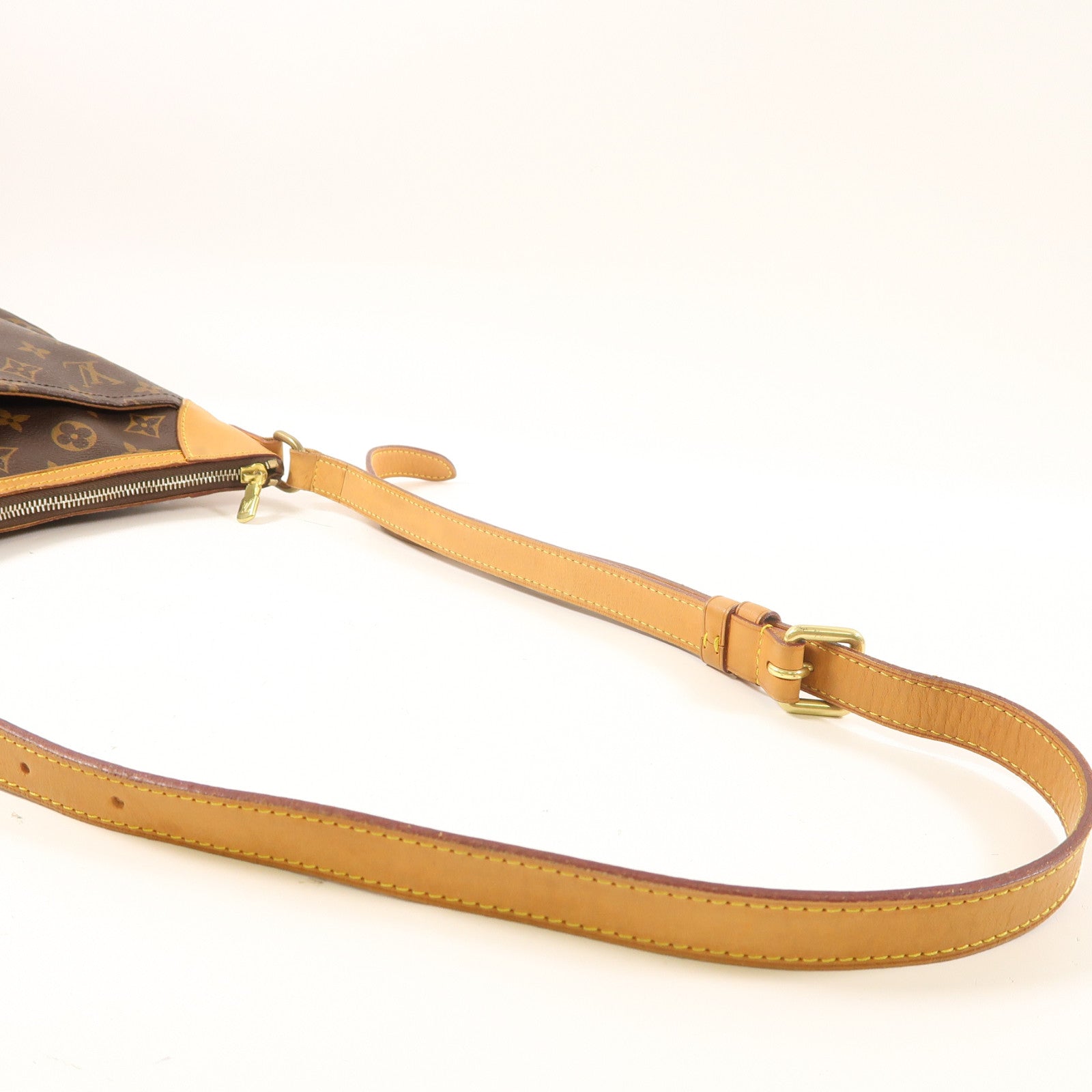 LOUIS VUITTON Monogram Odeon PM金扣肩背袋啡色