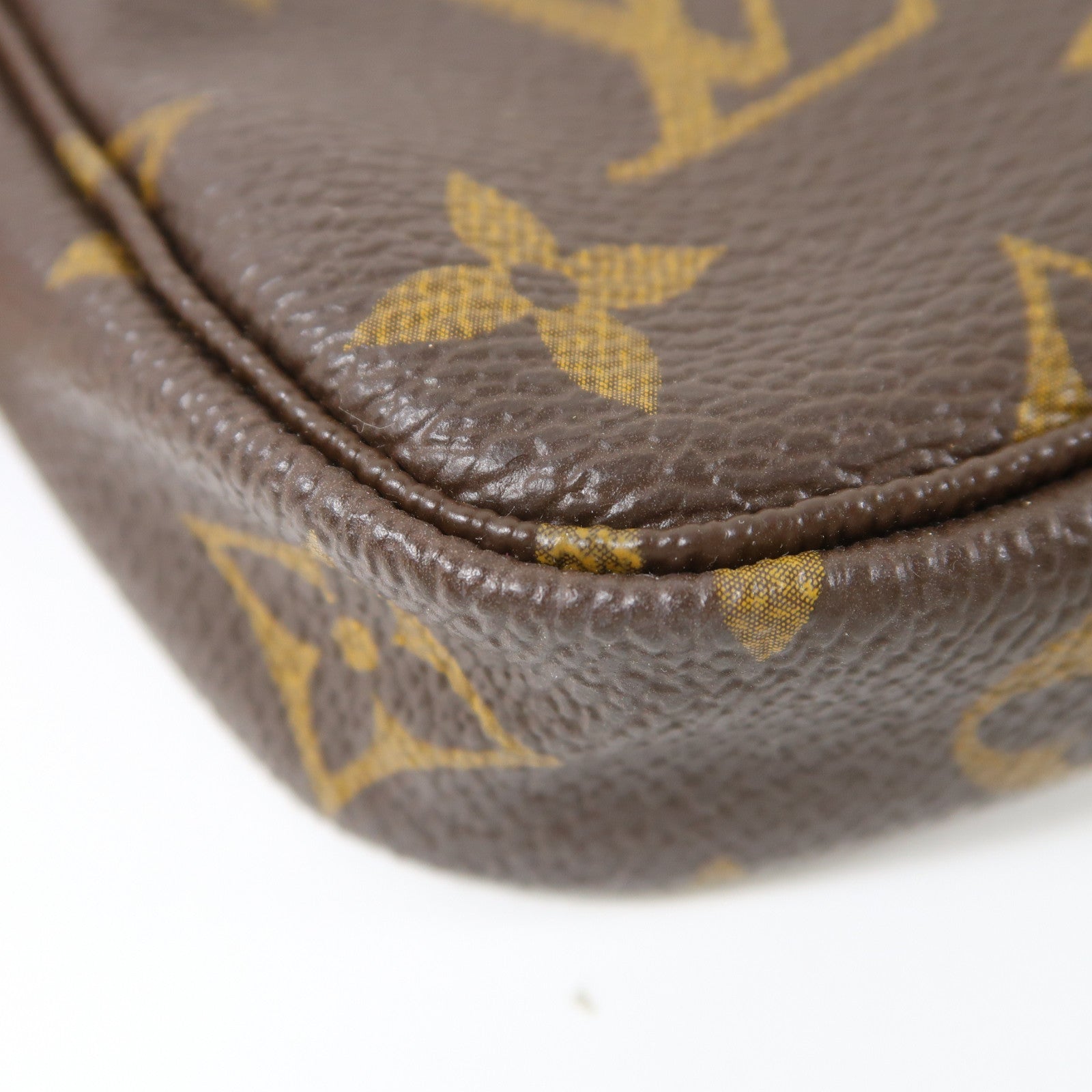 LOUIS VUITTON Monogram Pochette Accessories金扣手挽袋啡色