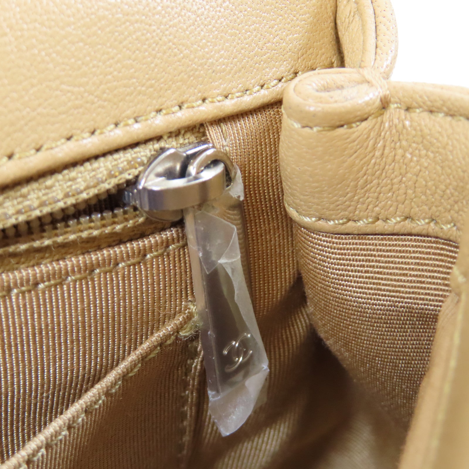 CHANEL **【激減優惠】菱格牛皮皮革Chain Shoulder Bag金扣鏈帶肩背袋米色