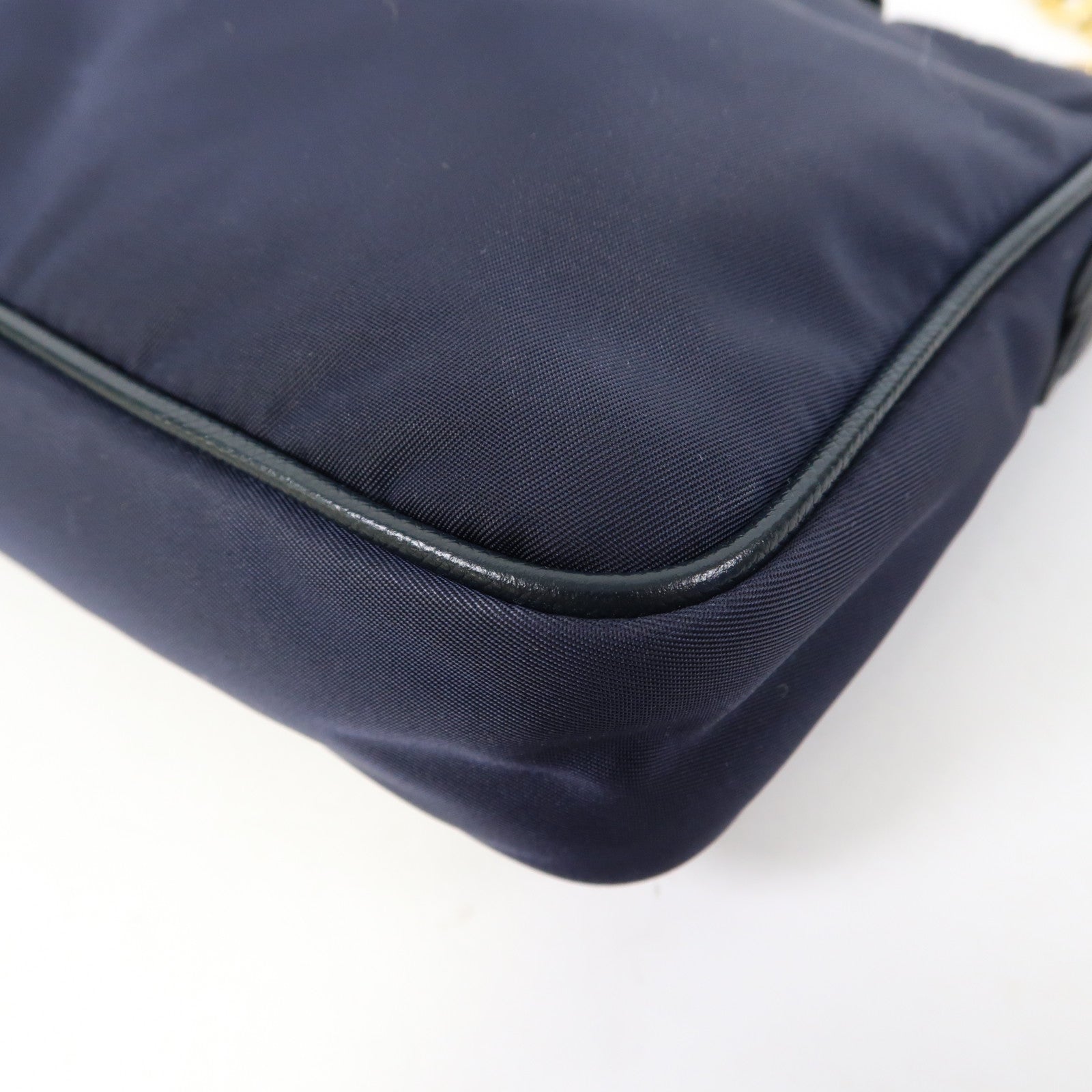 PRADA 尼龍Chain Shoulder Bag金扣鏈帶肩背袋深藍色