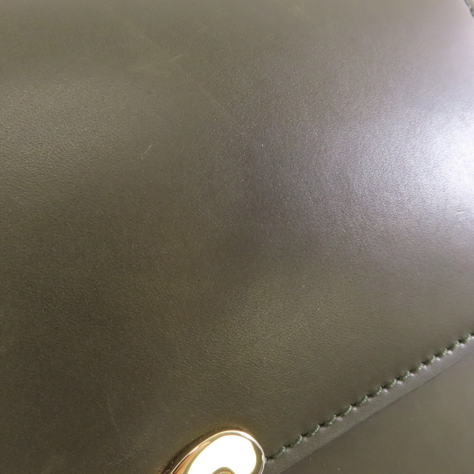 CELINE 牛皮皮革Tiromphe Medium金扣肩背袋綠色