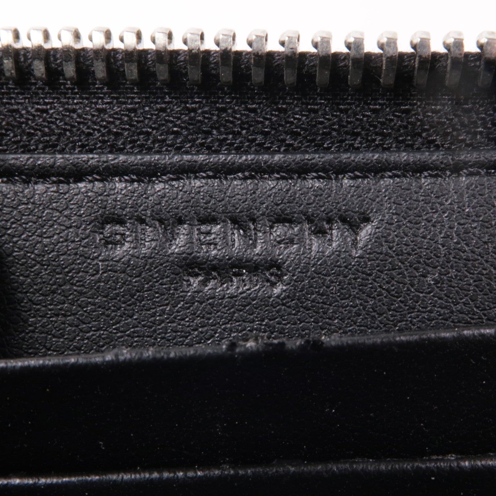 GIVENCHY 【激減優惠】牛皮皮革Card/Coin Case銀扣零錢包/卡片套