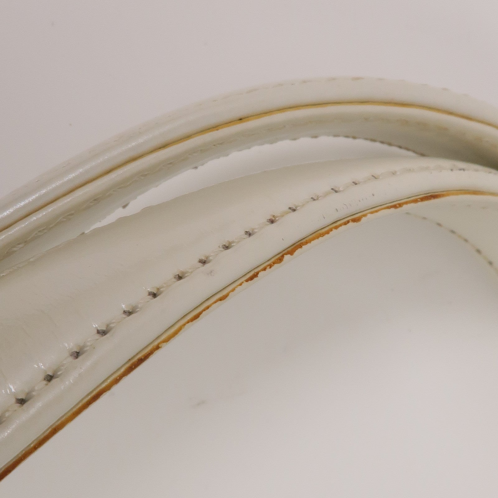 VERSACE 漆皮皮革Handbag銀扣手挽袋