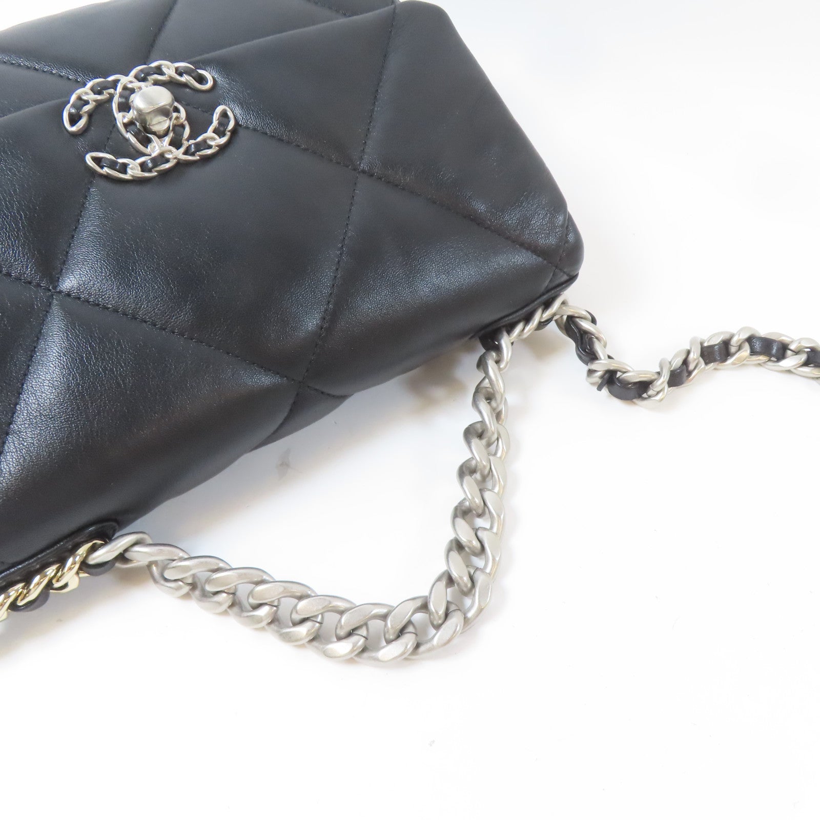 CHANEL 菱格羊皮皮革C19 Small金扣銀扣手挽肩背兩用袋黑色