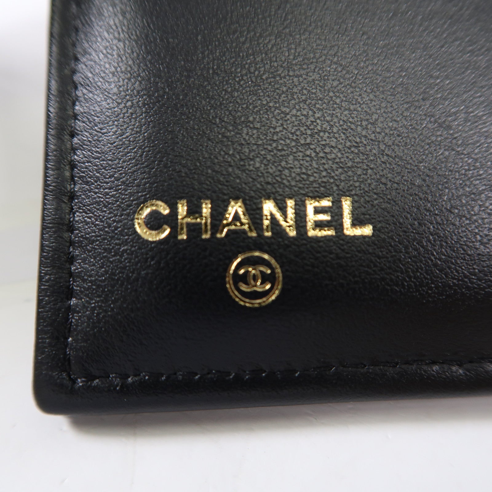 CHANEL 牛皮皮革Fold Wallet金扣錢包