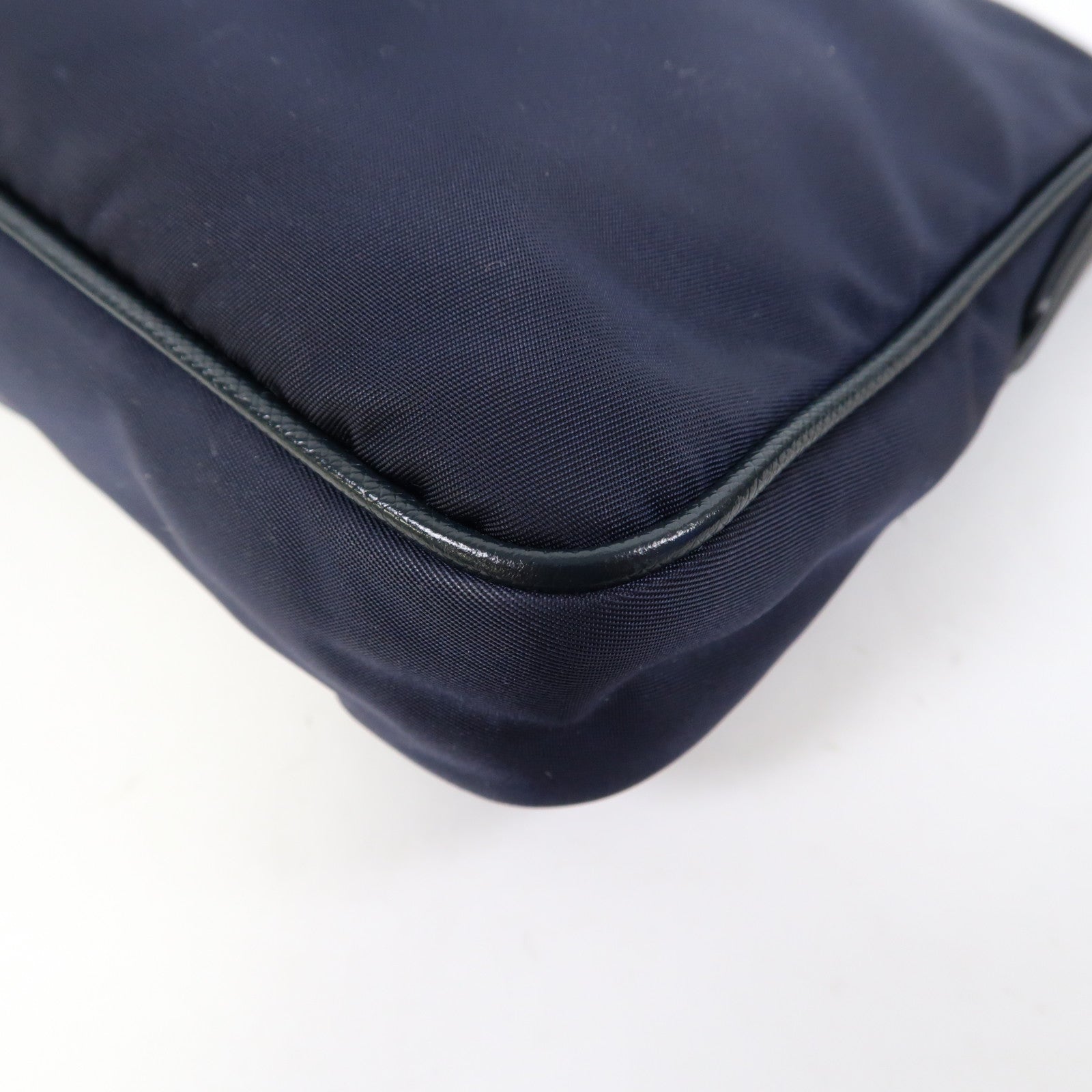 PRADA 尼龍Chain Shoulder Bag金扣鏈帶肩背袋深藍色