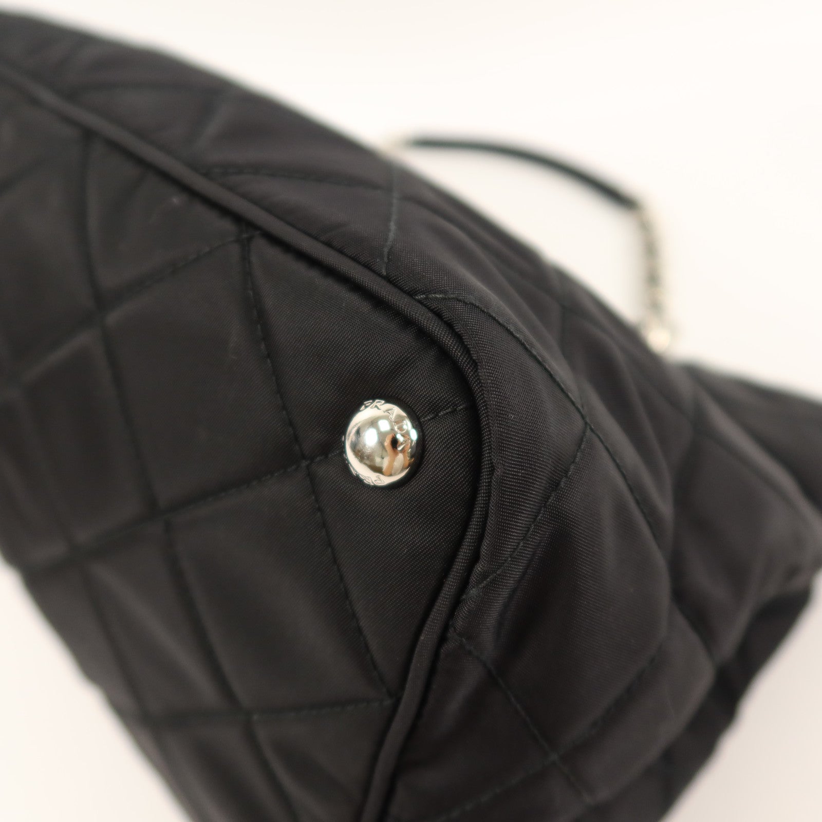 PRADA 尼龍Shoulder Bag鏈帶肩背袋