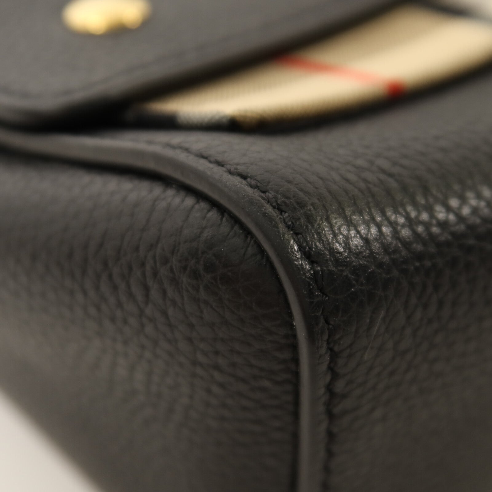 BURBERRY 牛皮皮革Shoulder Bag金扣肩背袋