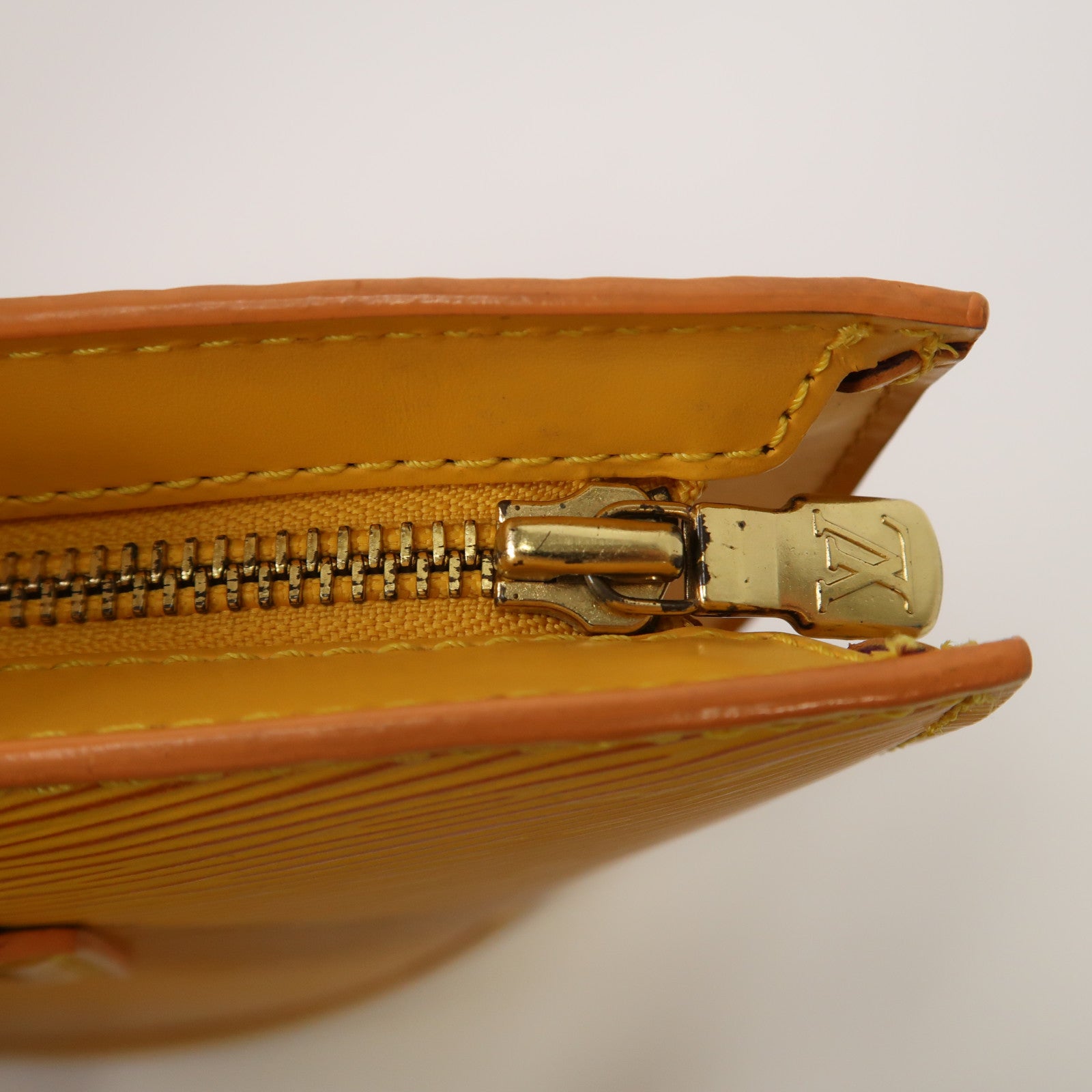 LOUIS VUITTON 【清倉大減價】Epi Saint Jacques金扣肩背袋黃色
