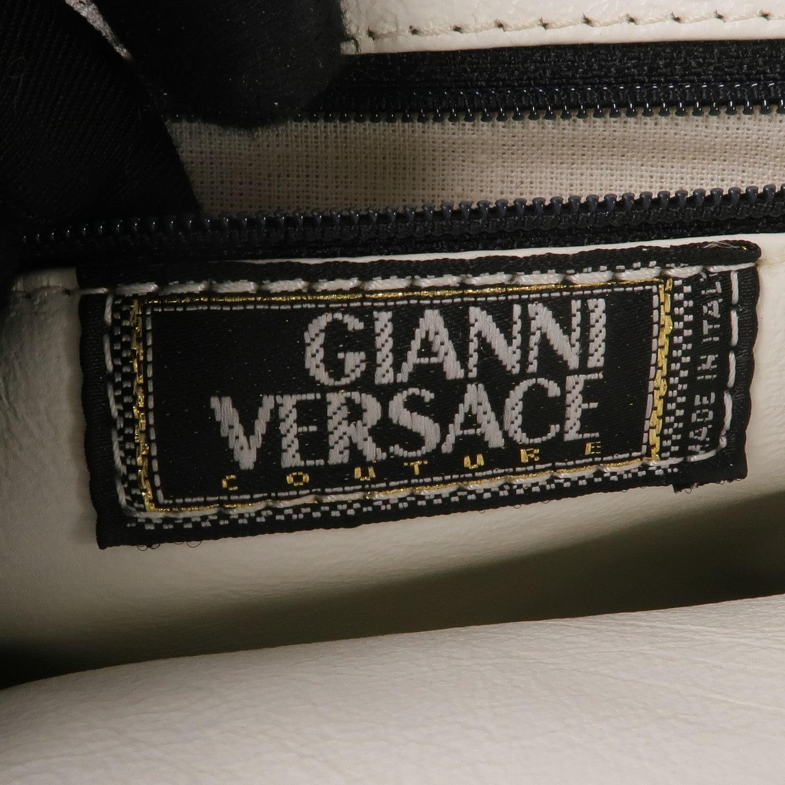 VERSACE 漆皮皮革Handbag銀扣手挽袋