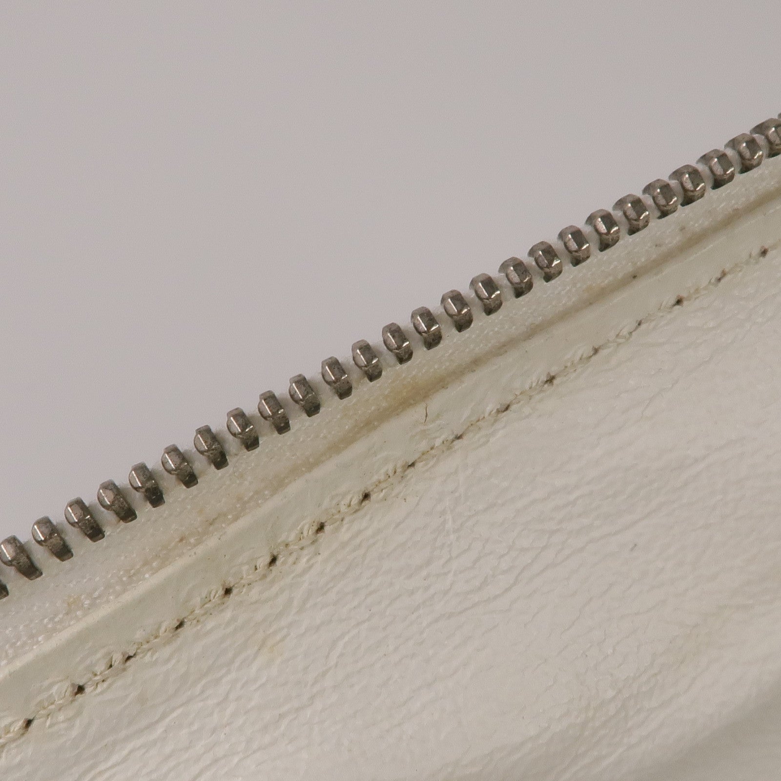 VERSACE 漆皮皮革Handbag銀扣手挽袋