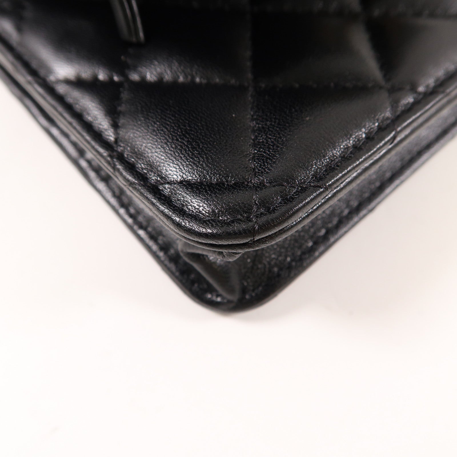 CHANEL 皮革Wallet On Chain金扣鏈帶肩背袋黑色