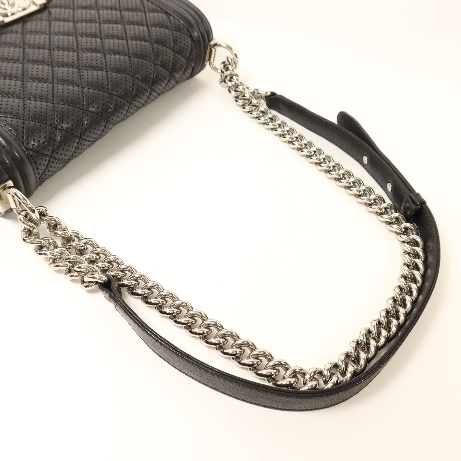 CHANEL 羊皮皮革Boy 25銀扣鏈帶肩背袋