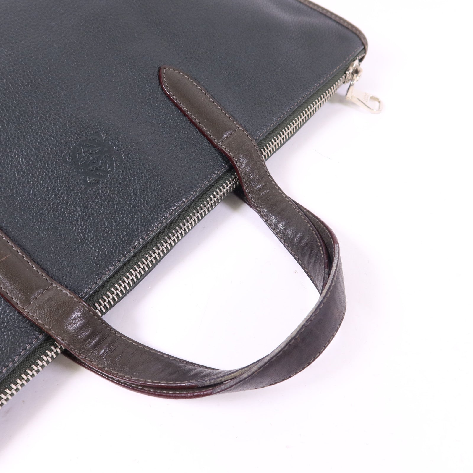 LOEWE 牛皮皮革Handbag銀扣手挽袋