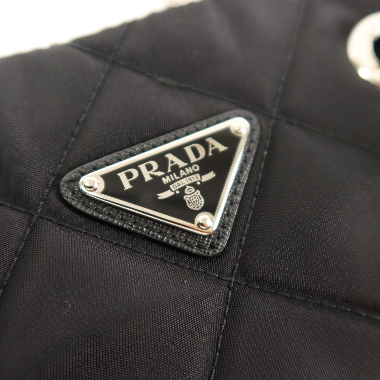 PRADA 尼龍Shoulder Bag鏈帶肩背袋
