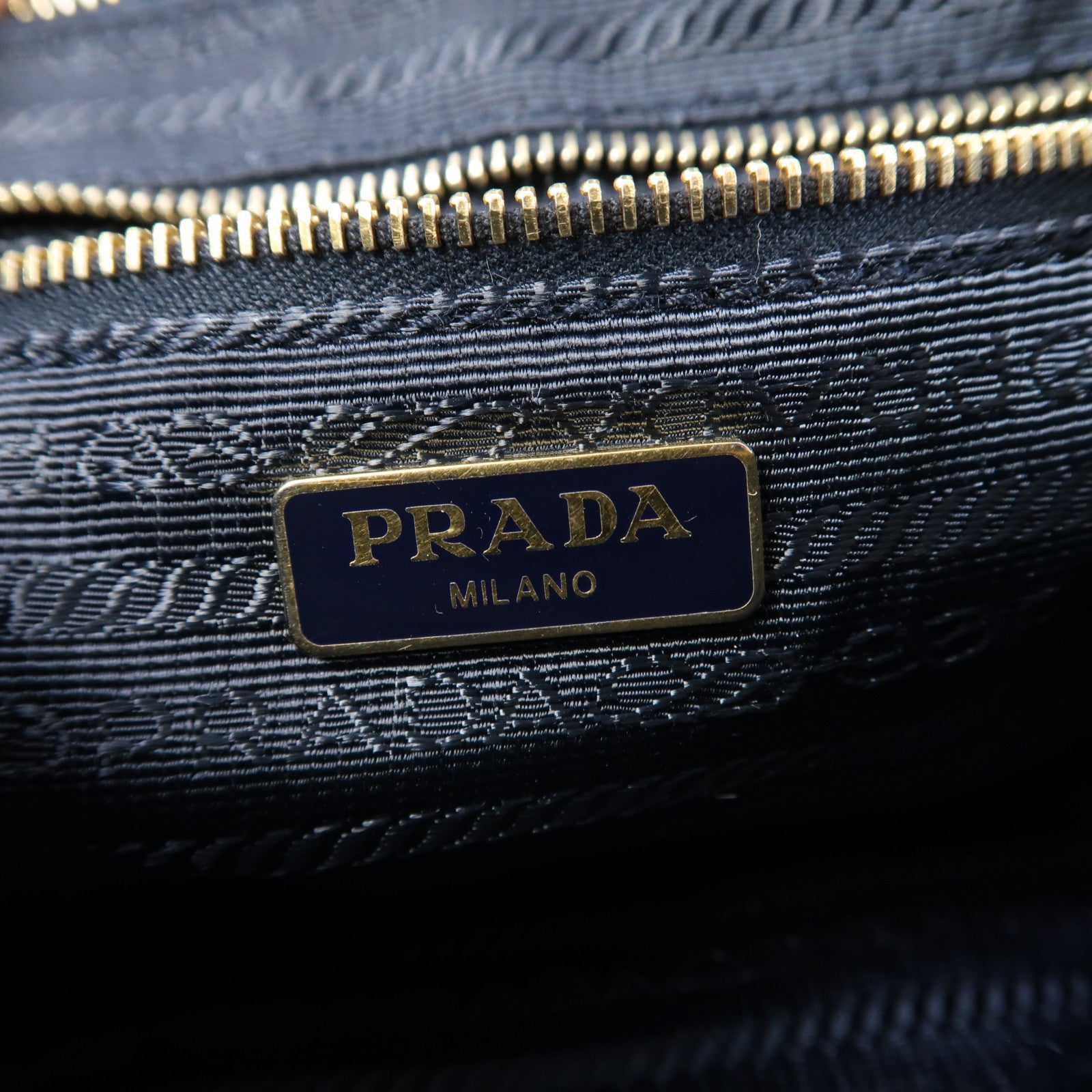 PRADA 尼龍Chain Shoulder Bag金扣鏈帶肩背袋深藍色