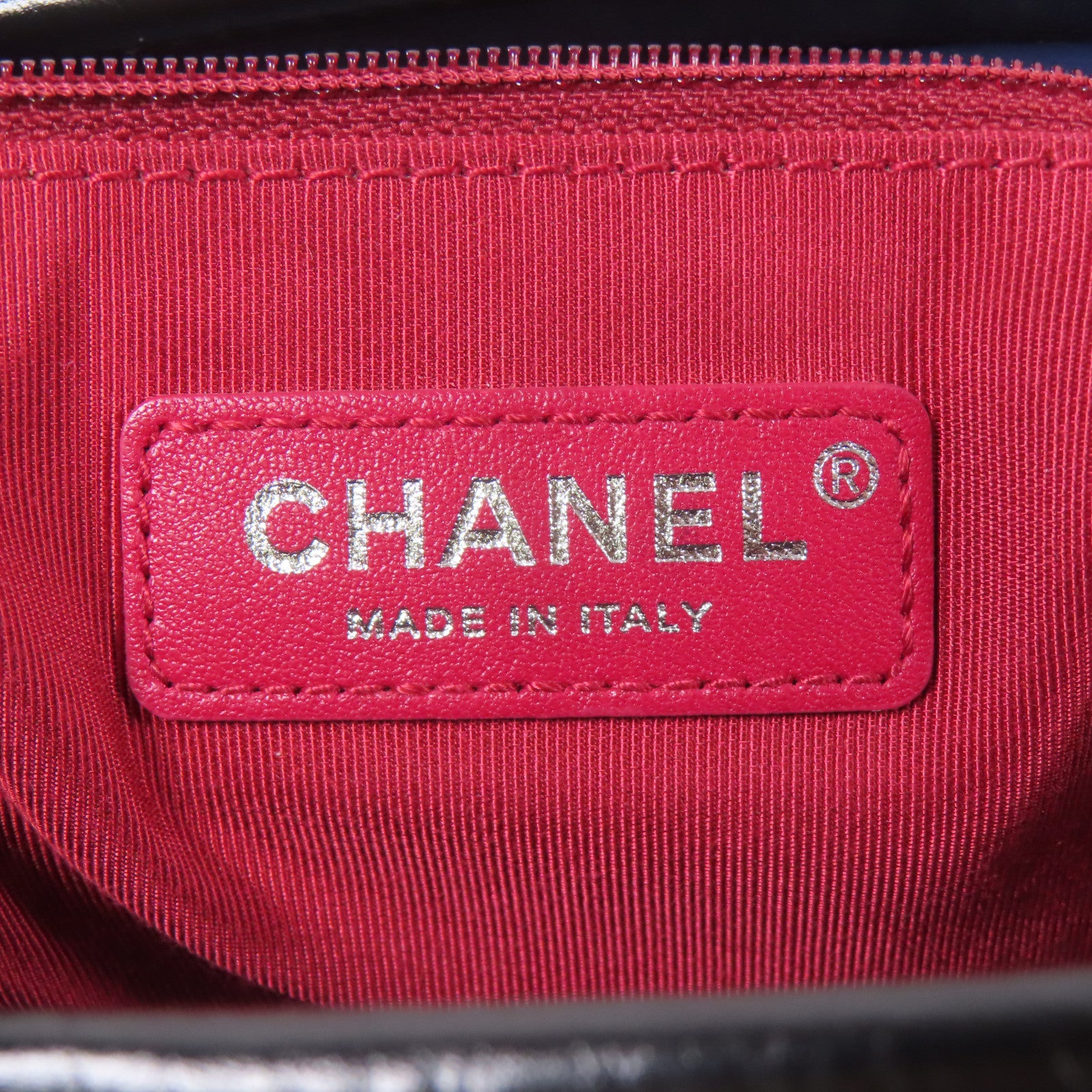 CHANEL CC Gabrielle Shoulder Bag Calfskin Leather Navy/Black