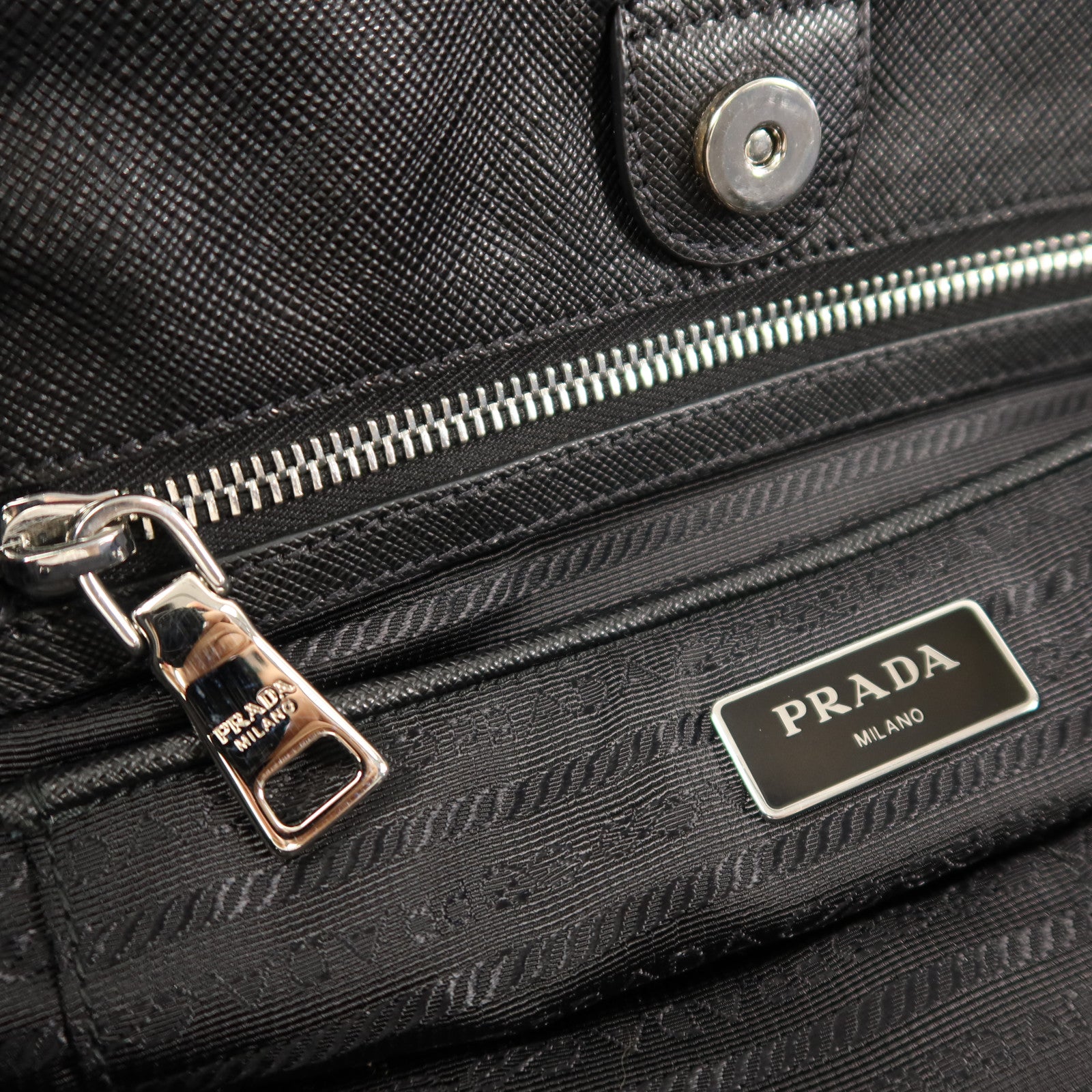 PRADA 尼龍Shoulder Bag鏈帶肩背袋