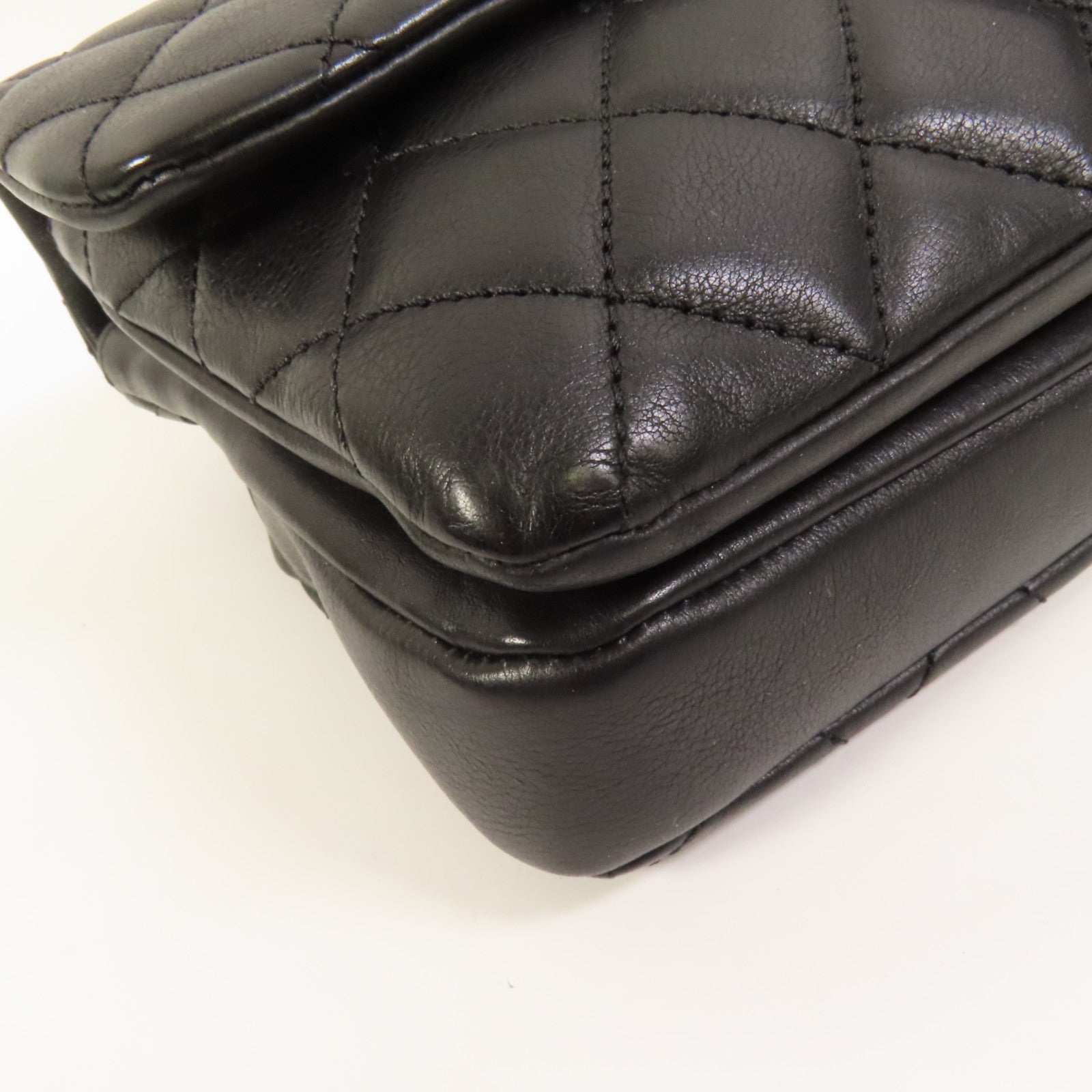 CHANEL 牛皮皮革Chain Shoulder金扣鏈帶肩背袋