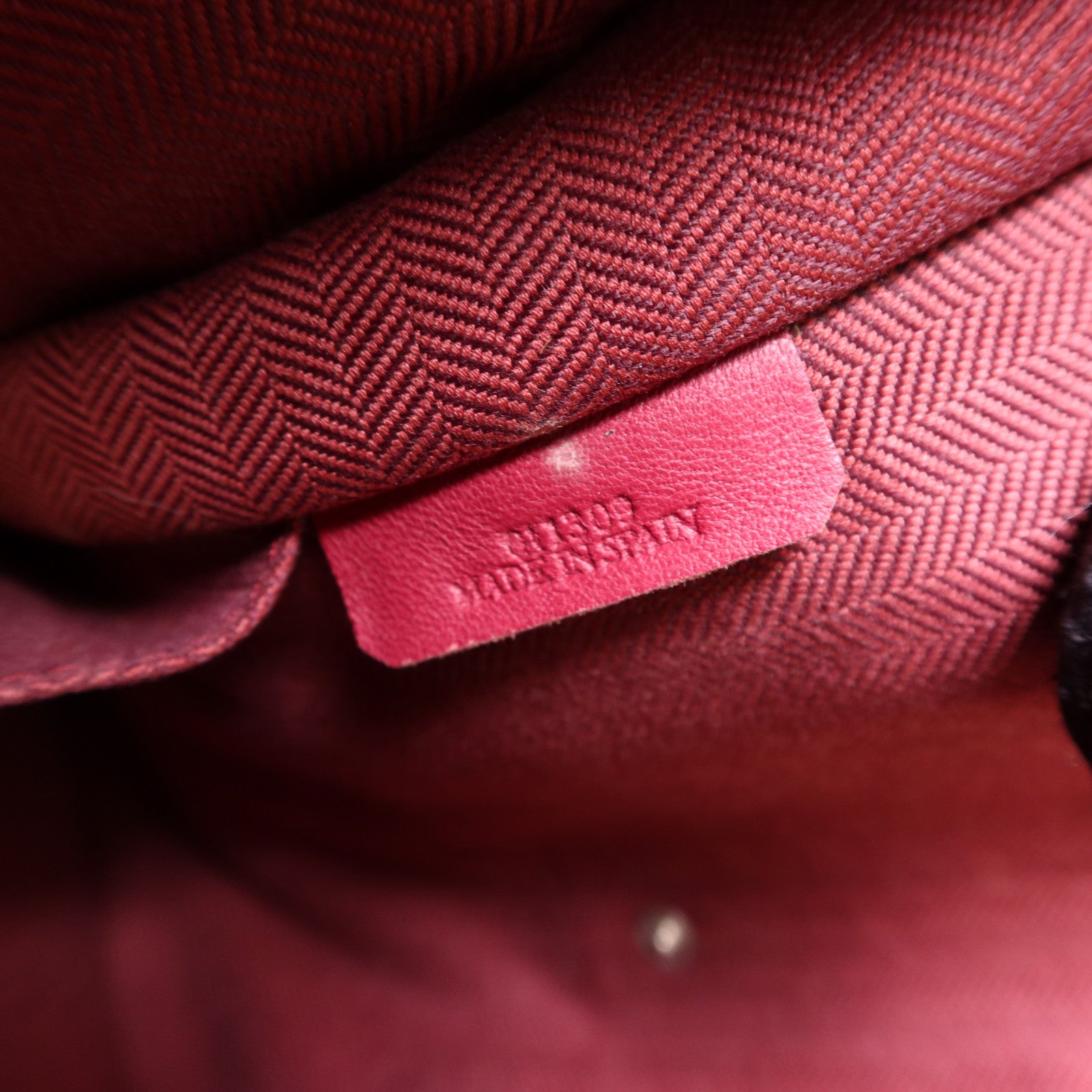 LOEWE 牛皮皮革Handbag銀扣手挽袋