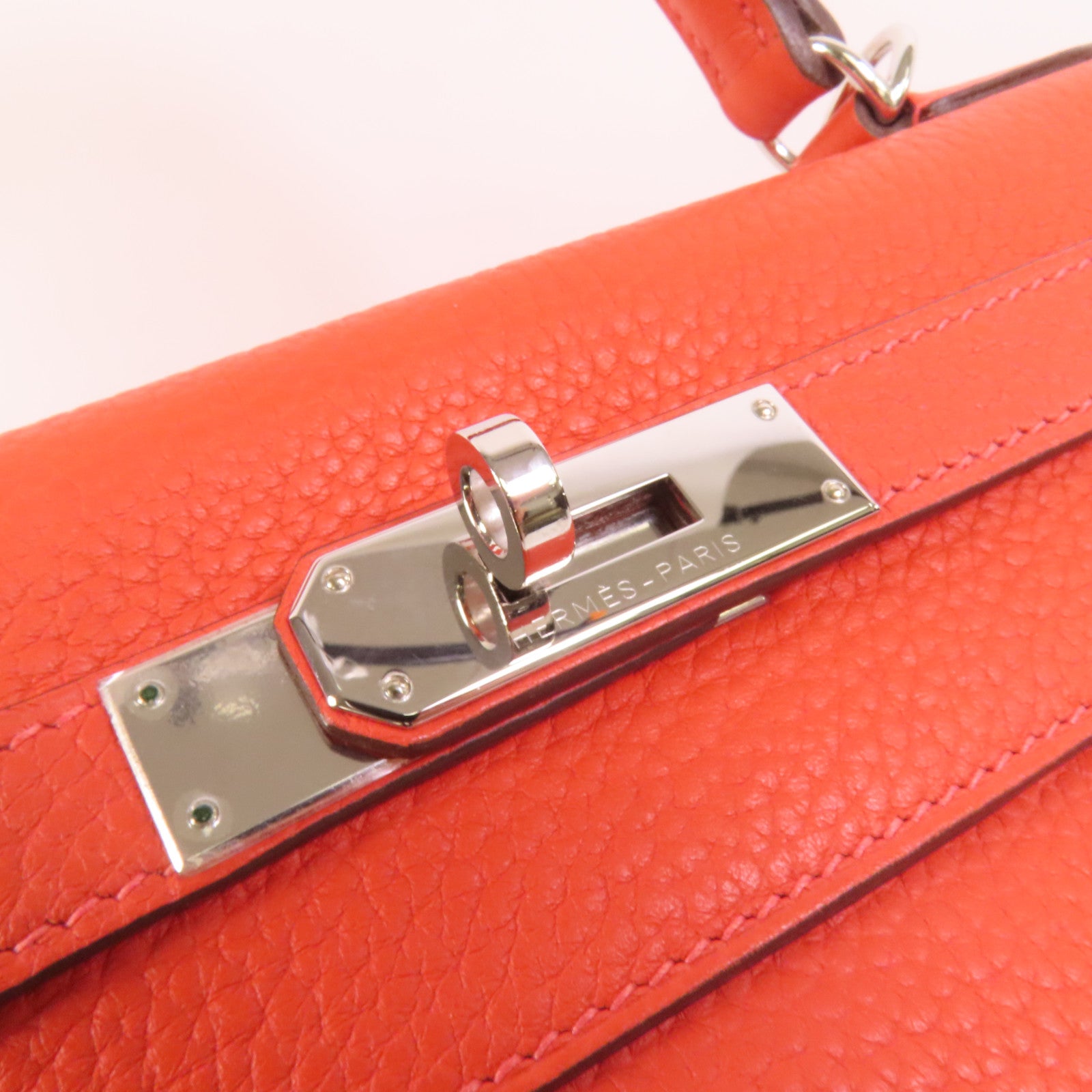 HERMES Clemence皮革Kelly 28銀扣手挽肩背兩用袋Rouge Pivoine