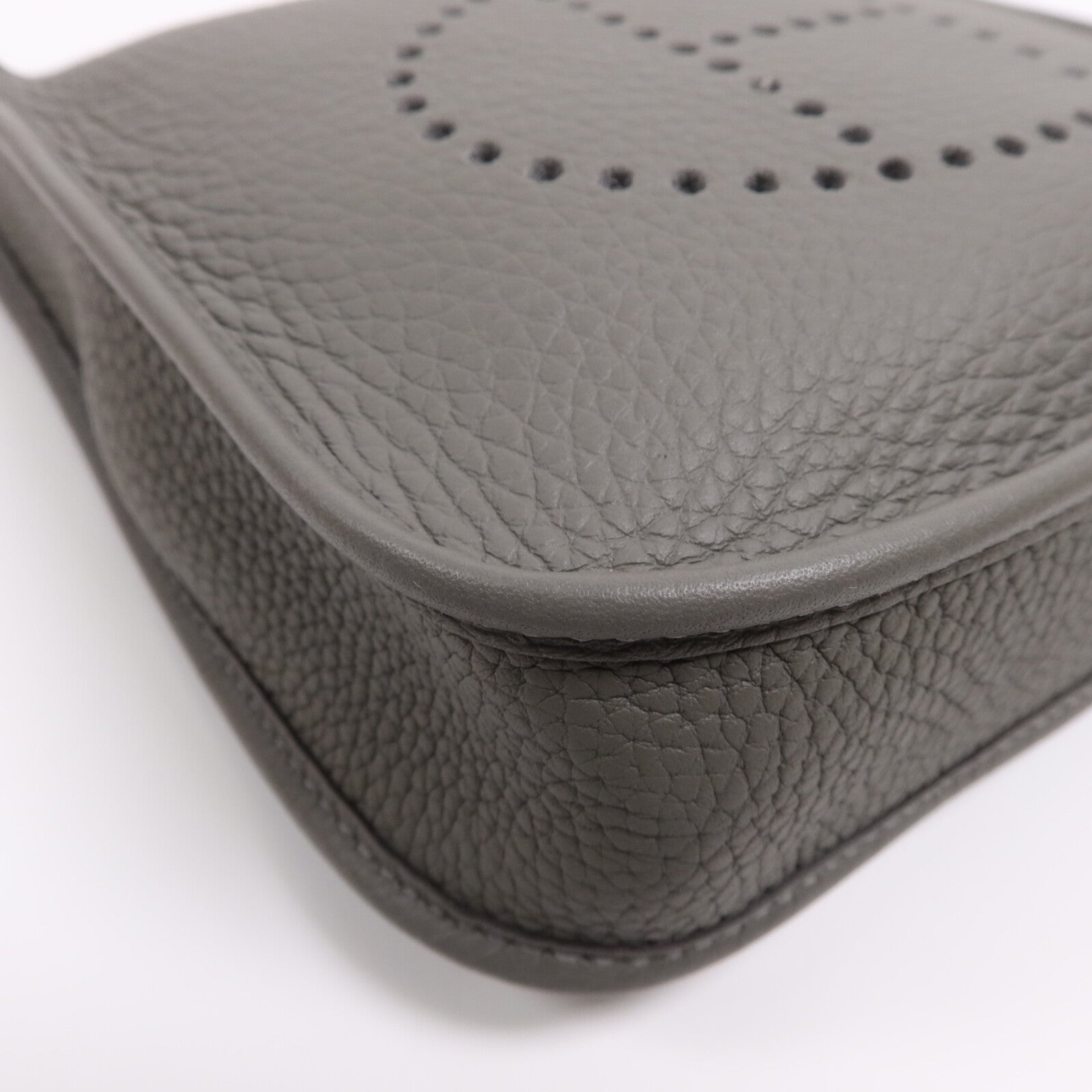 HERMES Clemence皮革Evelyne TPM金扣肩背袋Gris Meyer