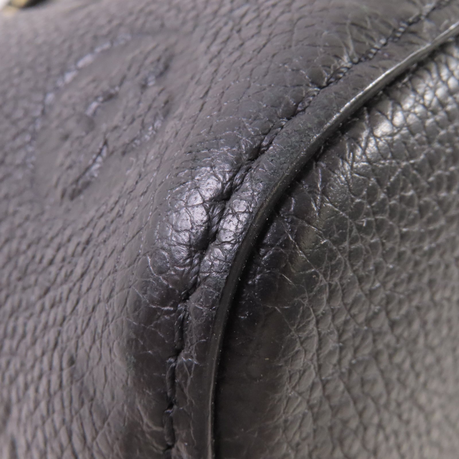 LOUIS VUITTON Monogram Empreinte Neo Noe MM Shoulder Bag金扣肩背袋黑色
