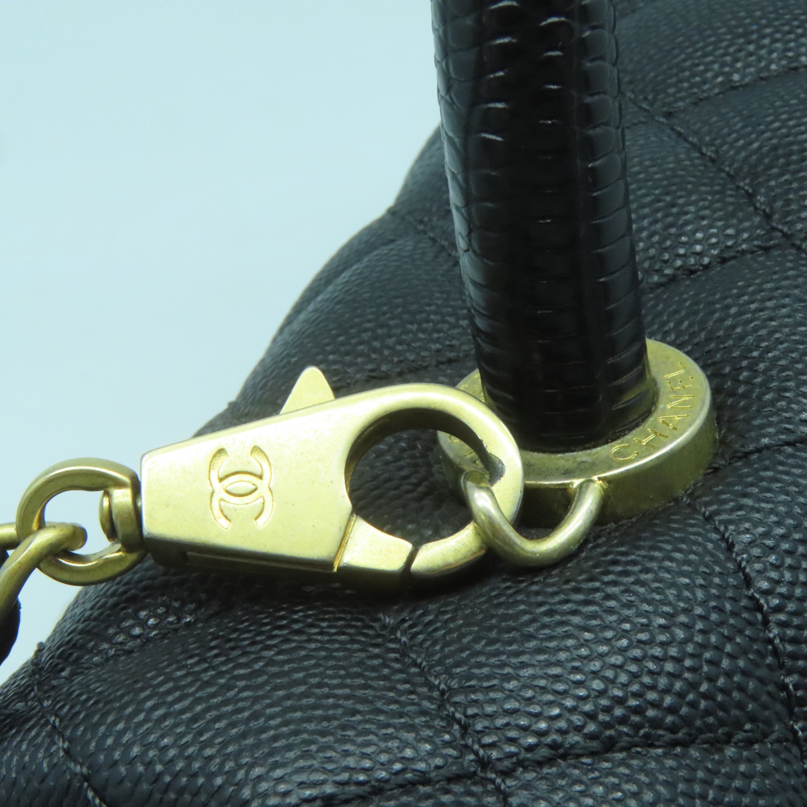 CHANEL 菱格Caviar皮革/蜥蝪皮革Coco Handle Medium金扣鏈帶手挽肩背兩用袋黑色