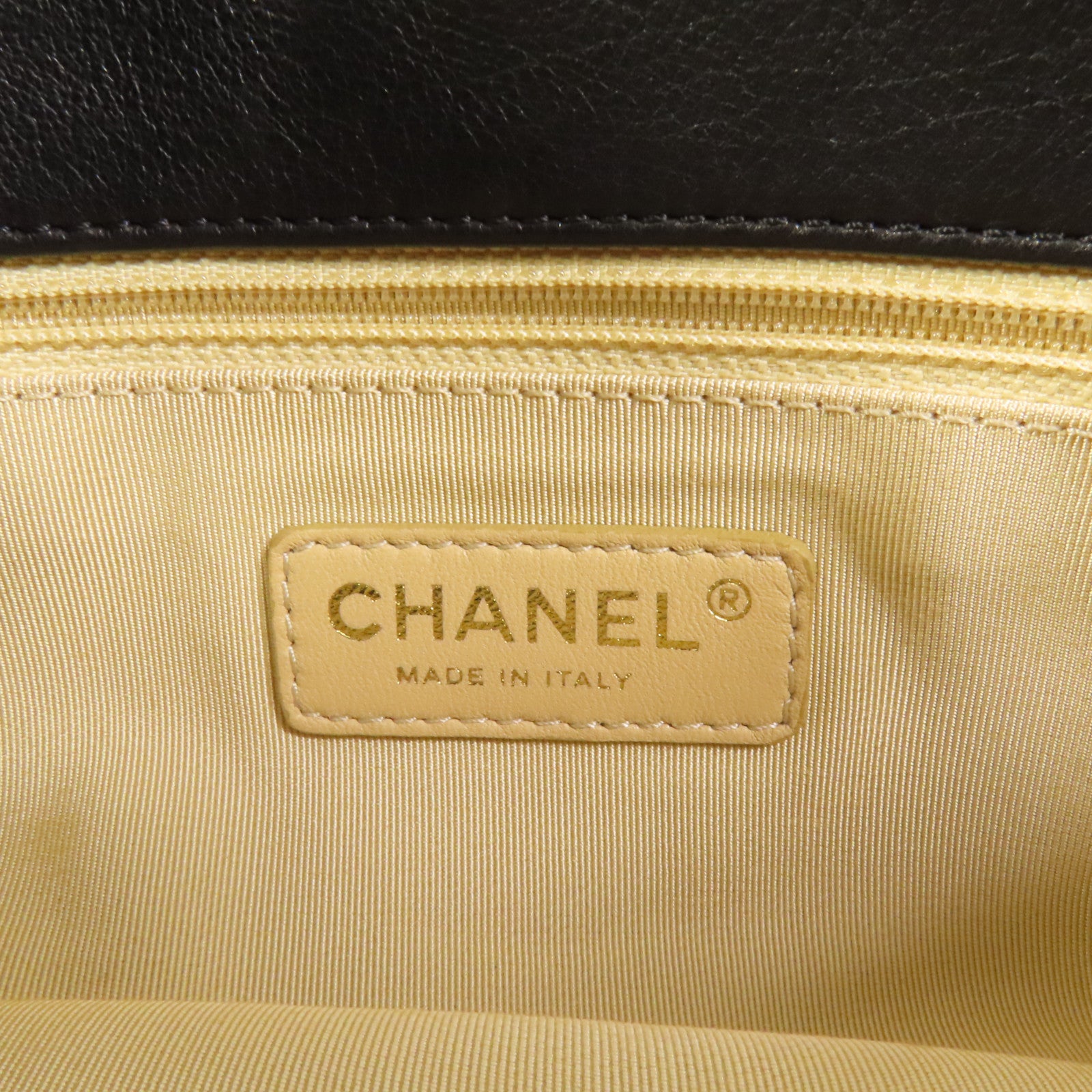 CHANEL 牛皮皮革Chain Shoulder金扣鏈帶肩背袋