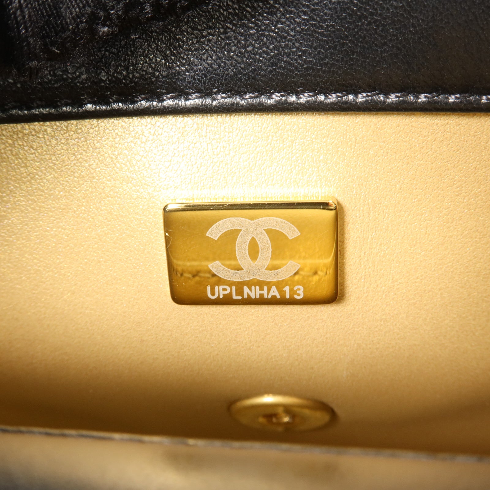 CHANEL 羊皮皮革Pearl Chain Mini Flap Bag鏈帶肩背袋