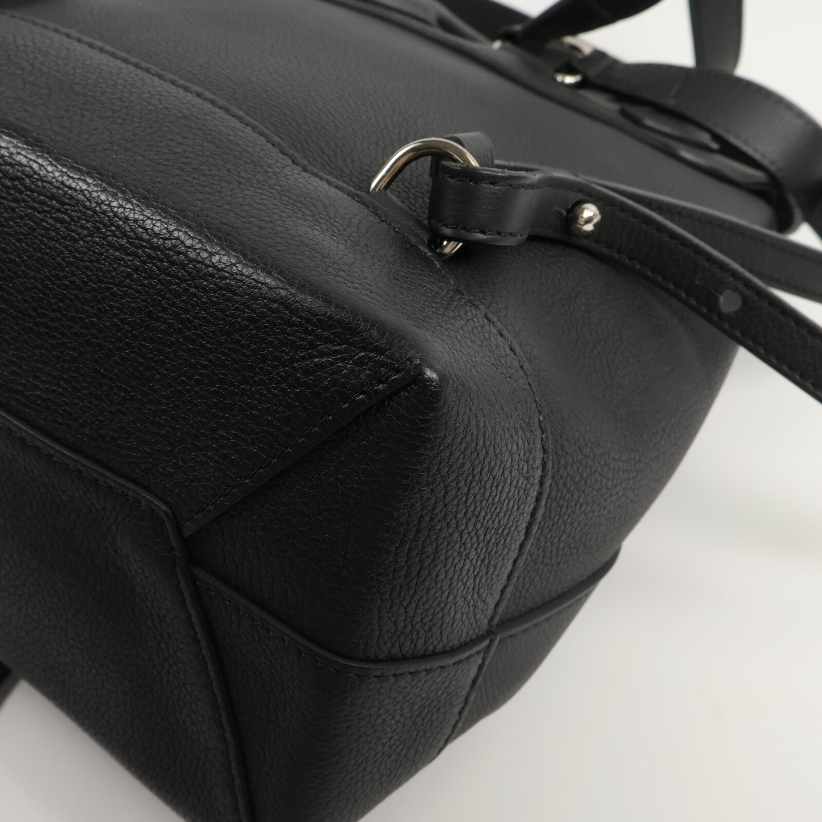 LOUIS VUITTON 牛皮皮革Lock Me Backpack背包