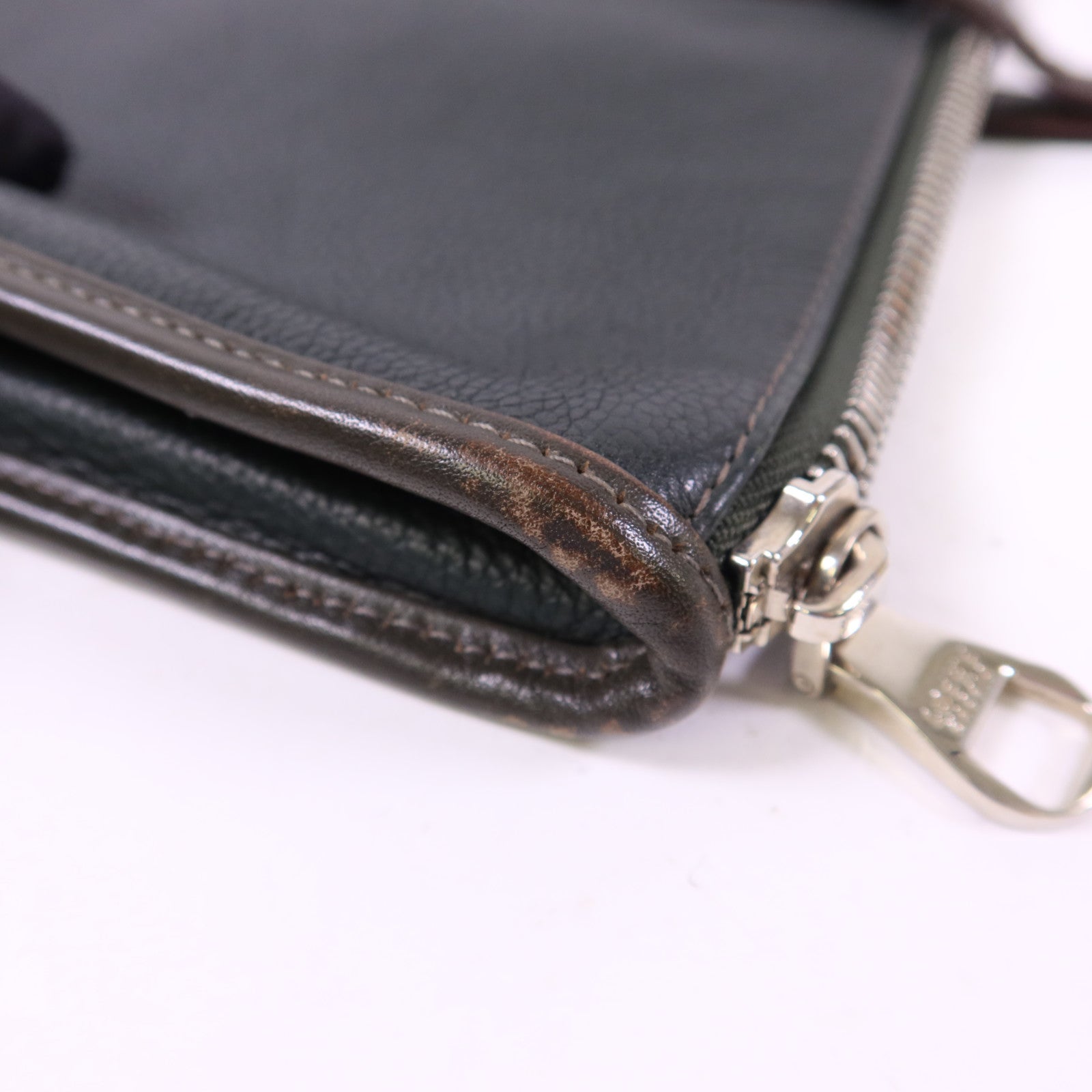 LOEWE 牛皮皮革Handbag銀扣手挽袋