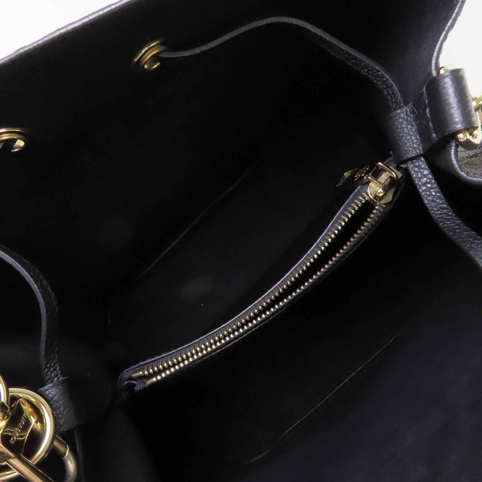 LOUIS VUITTON Monogram Empreinte Neo Noe MM Shoulder Bag金扣肩背袋黑色