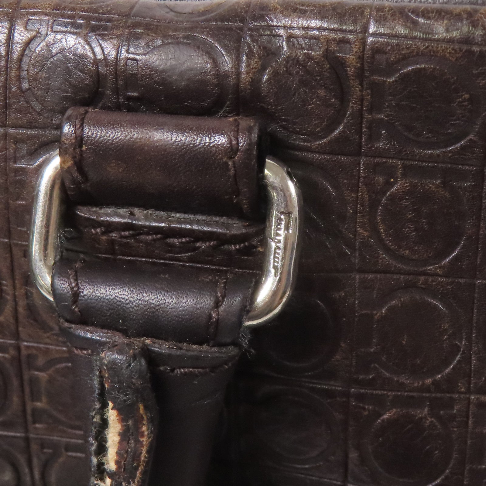 Salvatore Ferragamo 皮革Hand Bag銀扣手挽袋